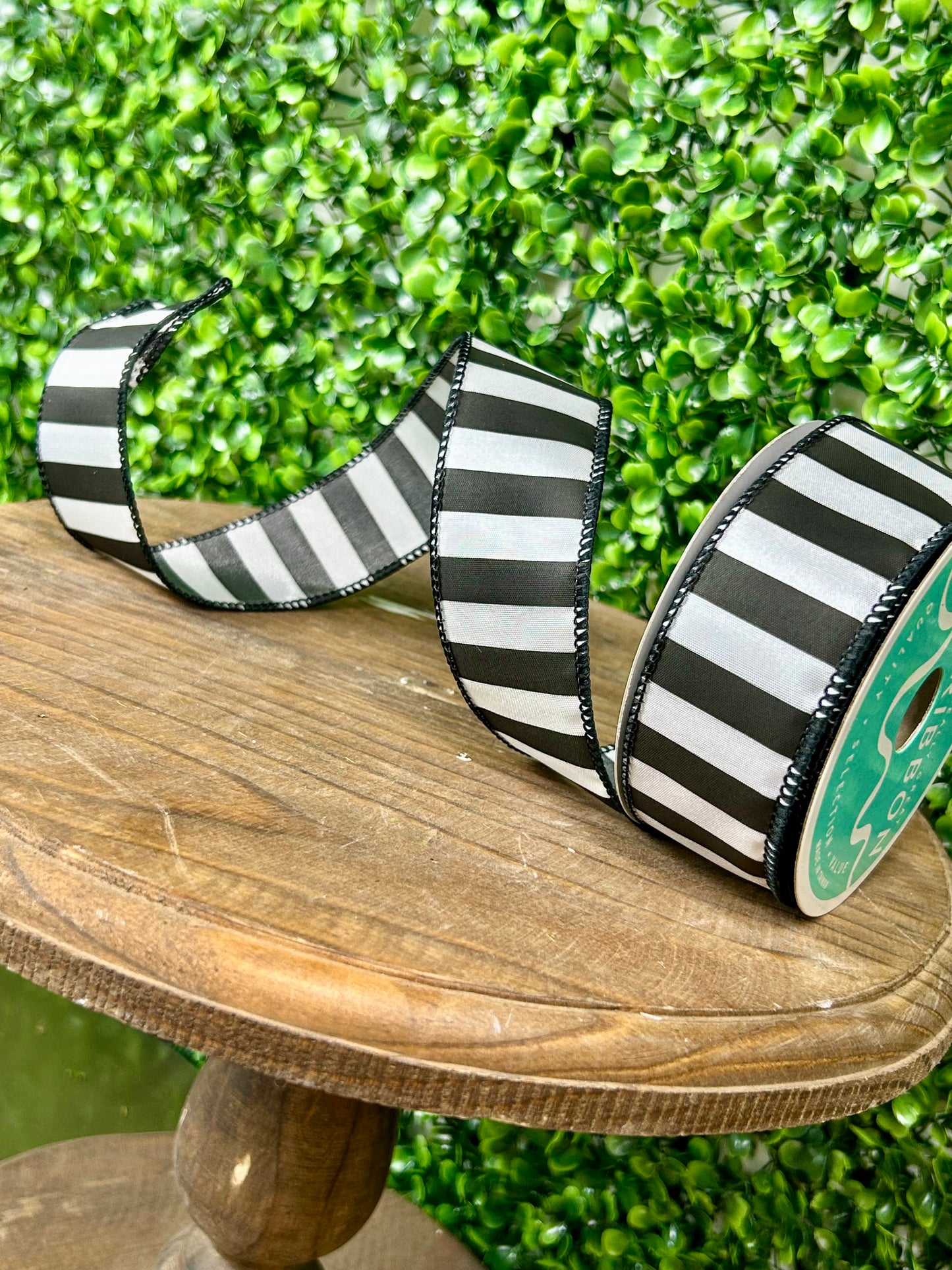 1.5 Inch By 10 Yard Black And White Medium Horizontal Stripe Ribbon