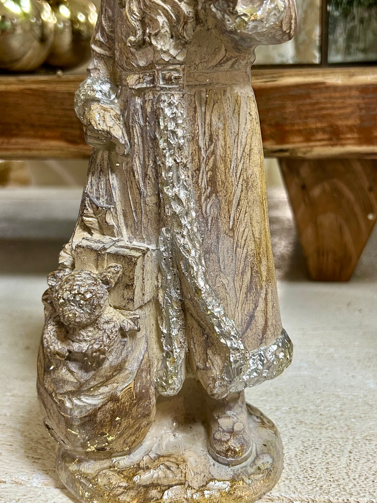 9.65 Inch Resin Holiday Santa Two Styles