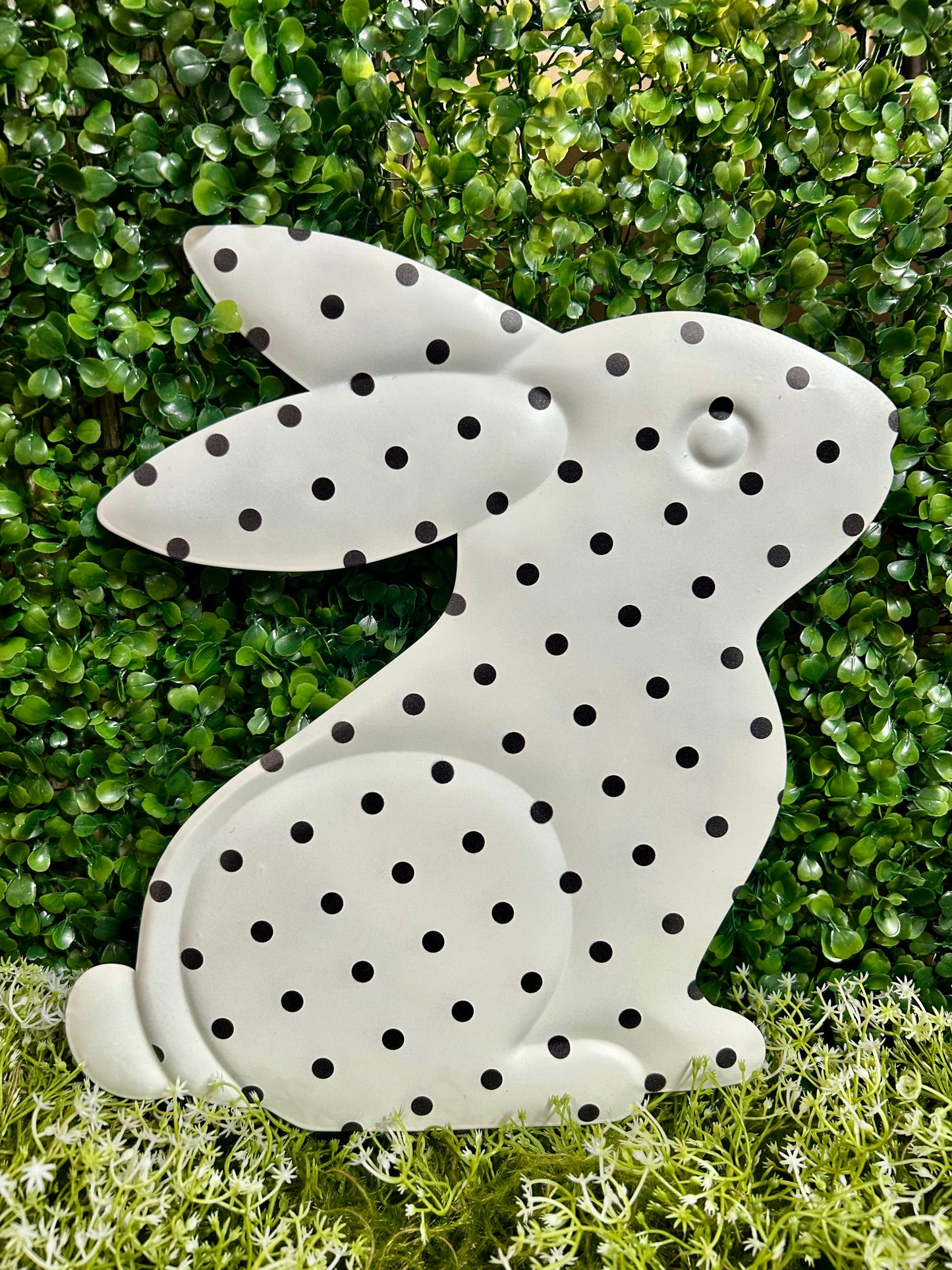 12 Inch Sitting Bunny Metal Sign