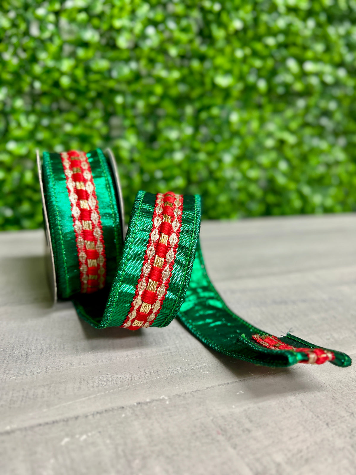 John Mark 1.5 Inch By 5 Yard Red And Green Trim Metallic Dupioni Ribbon