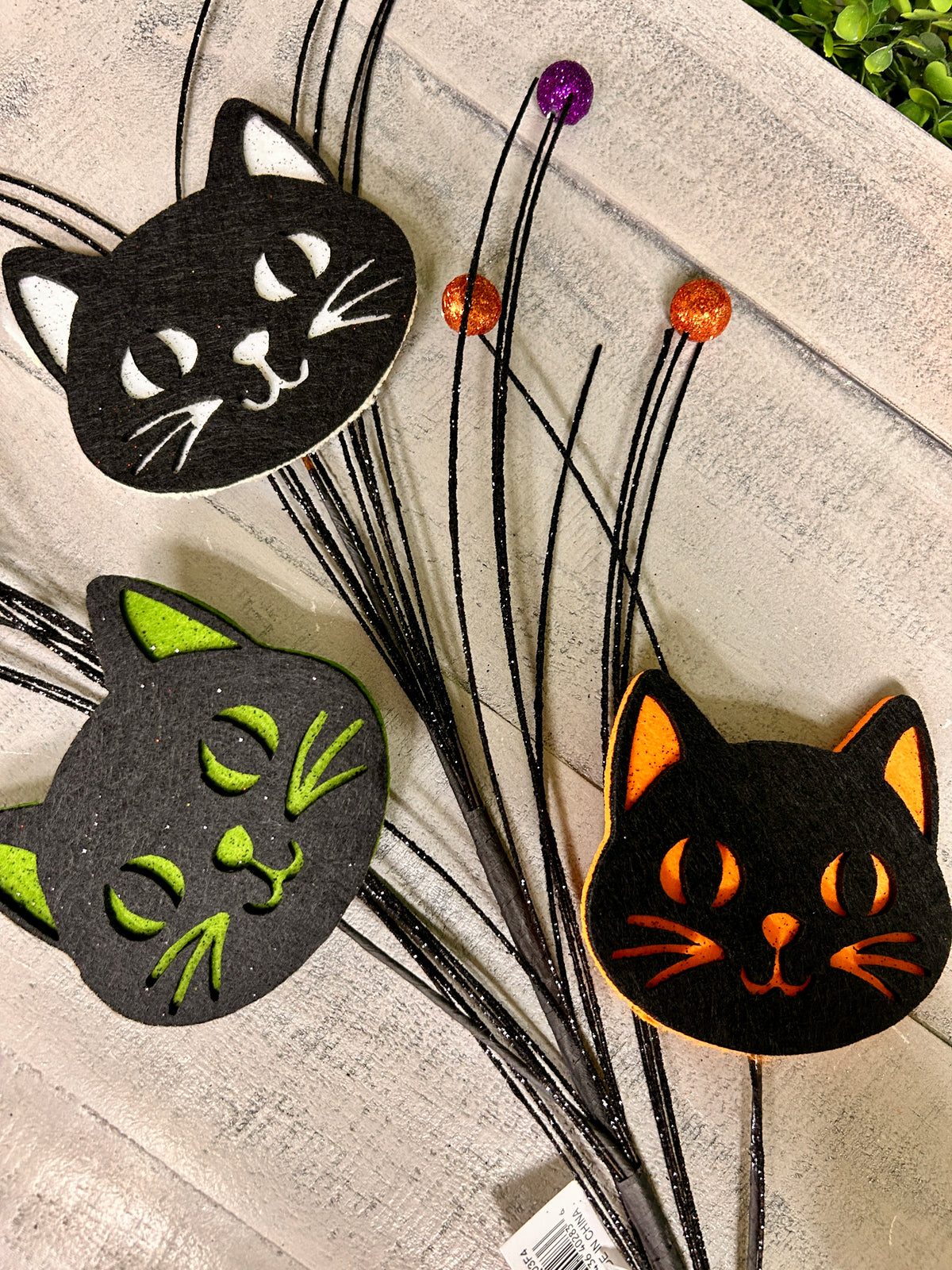 23 Inch Glitter Felt Cat Spray