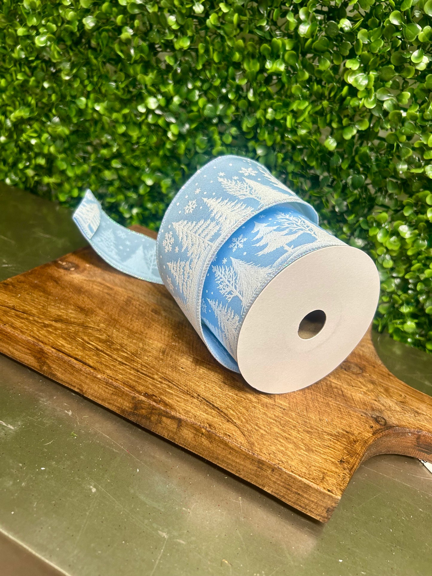 2.5 Inch By 10 Yard Blue And White Christmas Tree Ribbon