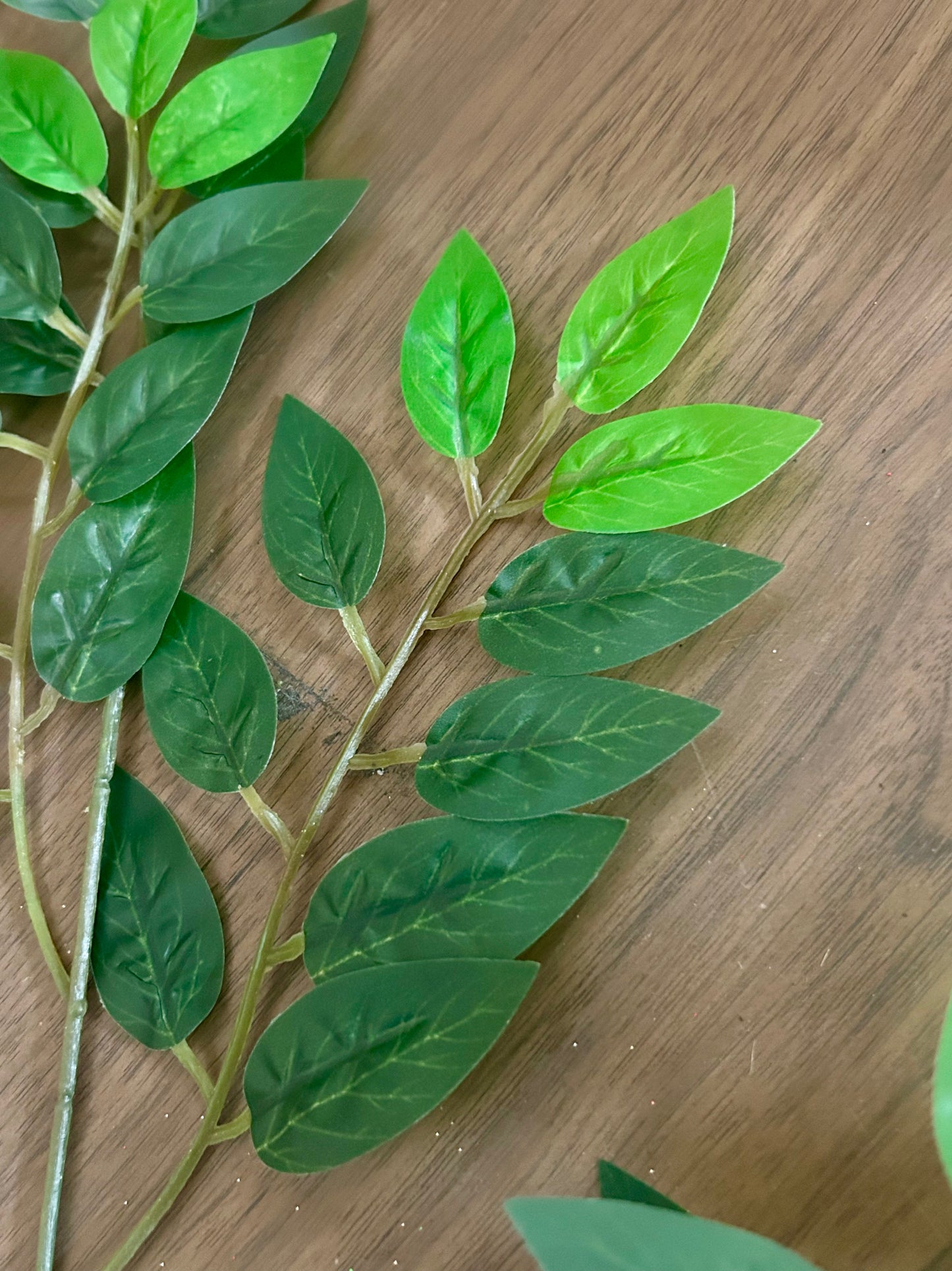 27 Inch Green Smilax Leaves Spray