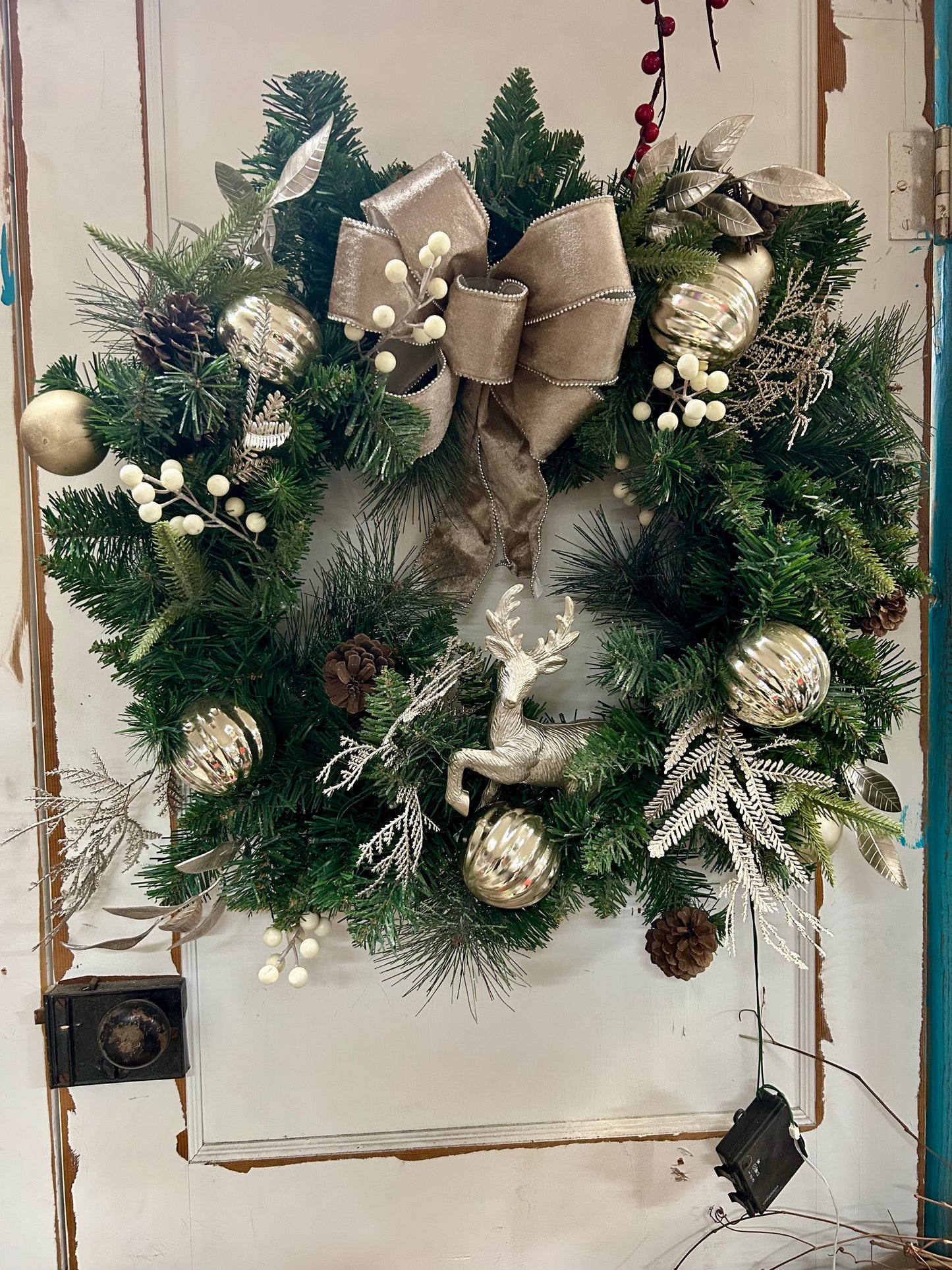 25 Inch Pre Lit Silver Reindeer And Pinecone Wreath