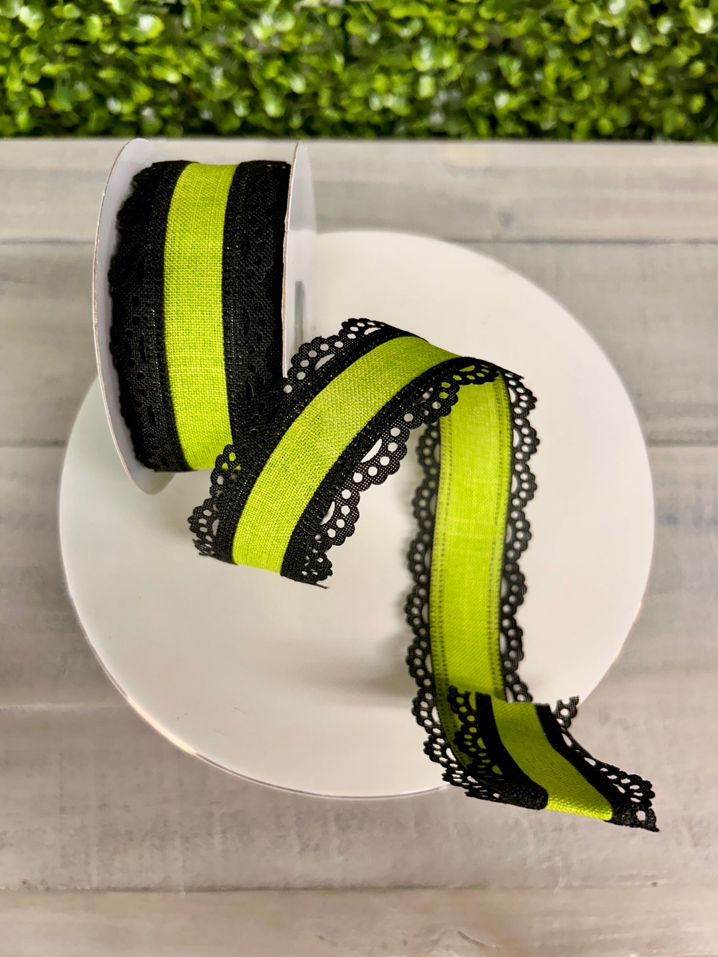 1.5 Inch By 10 Yard Black And Lime Lace Edge Royal Burlap Ribbon