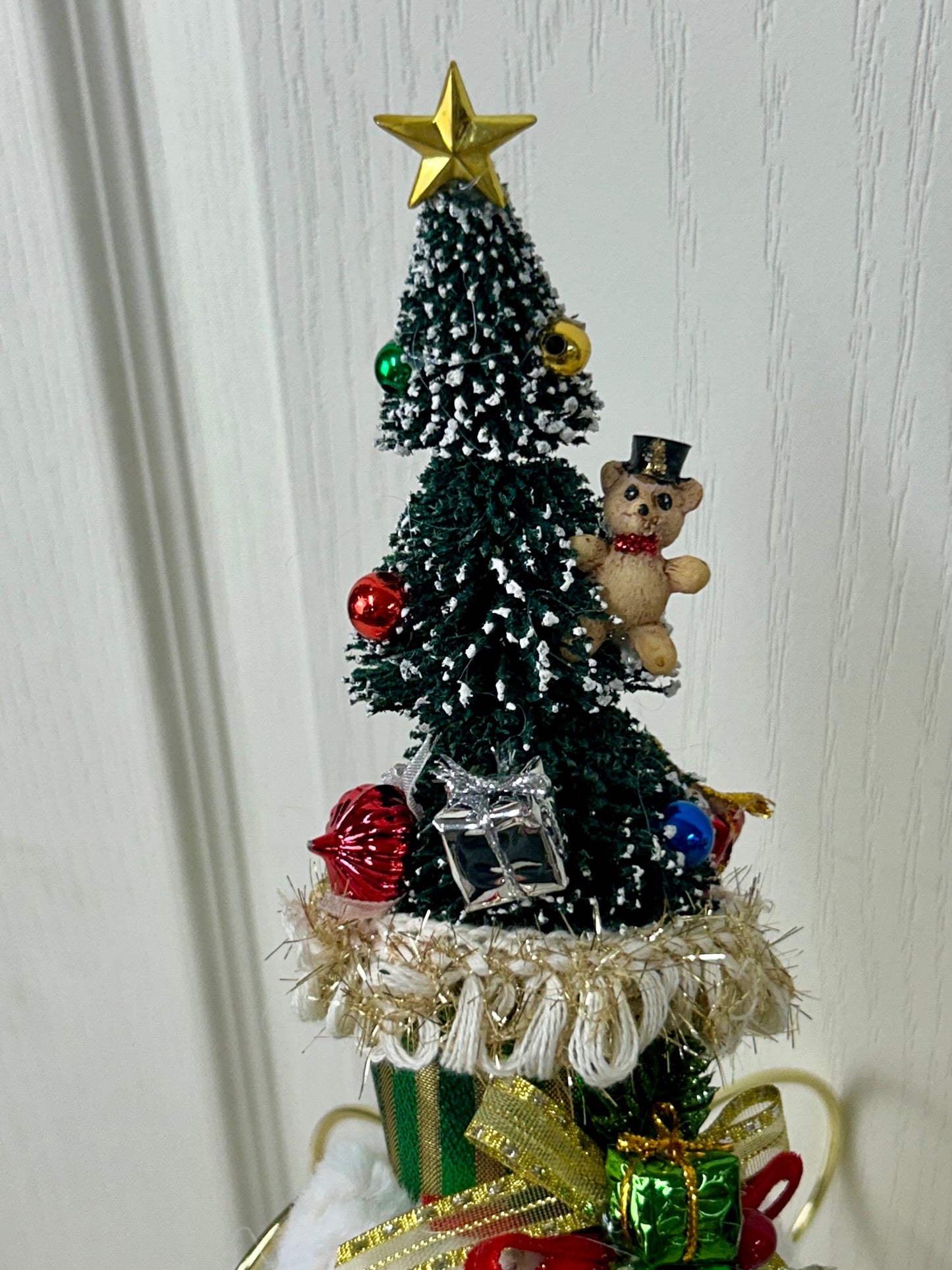 Mark Roberts Small 17 Inch Northpole Christmas Tree Elf