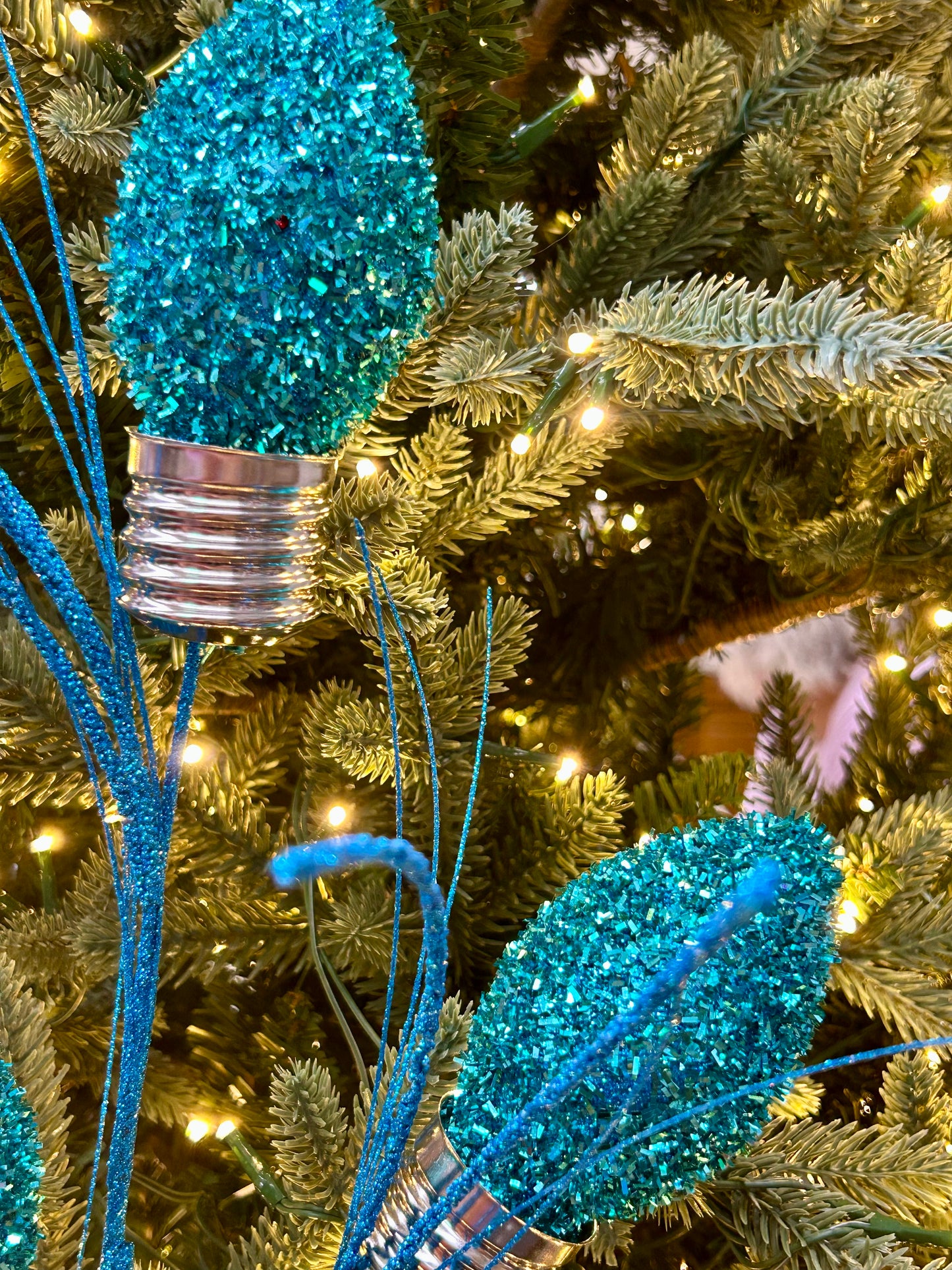 28 Inch Aqua Tinsel Bulb Spray