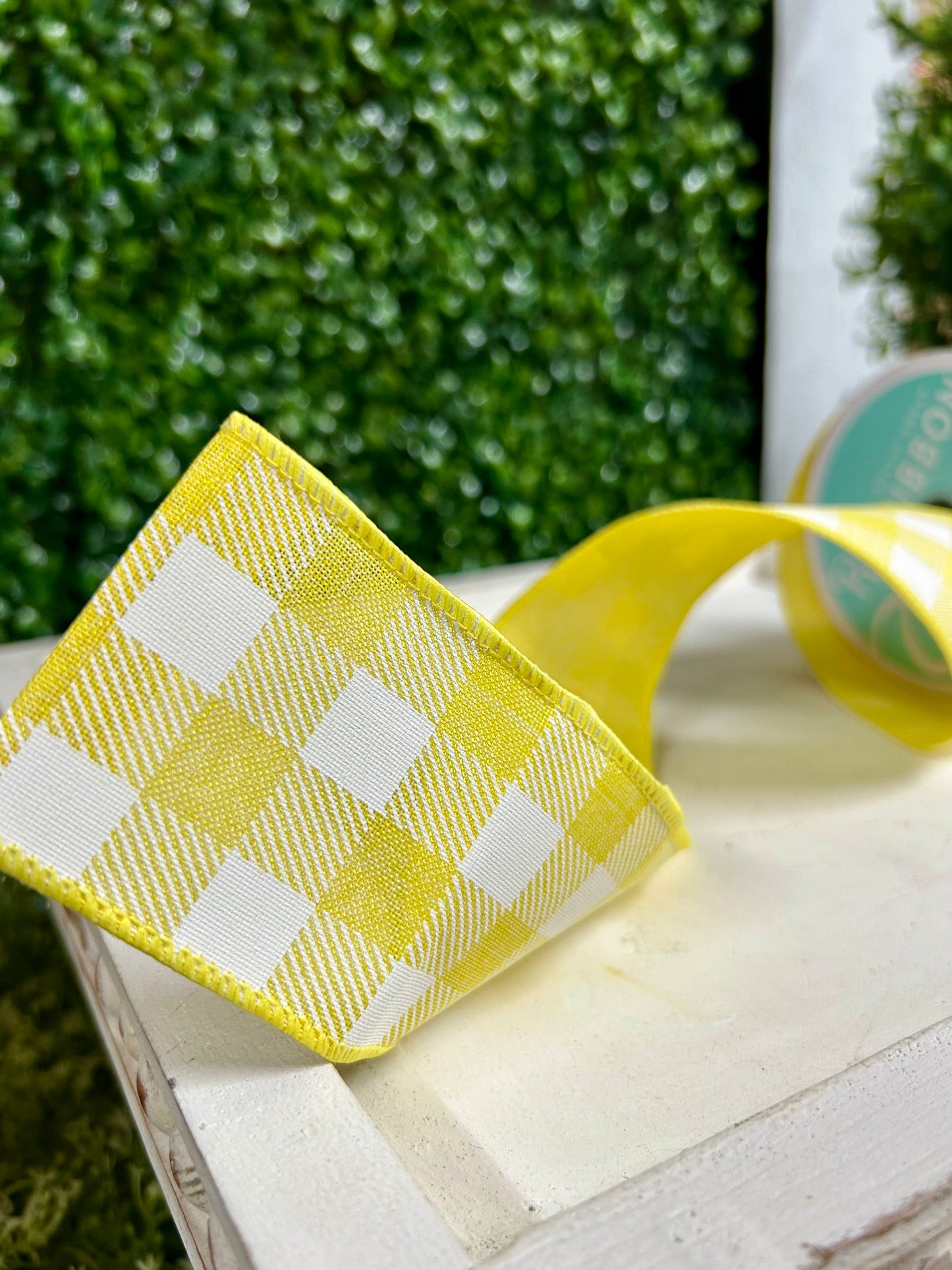 2.5 Inch By 10 Yard Yellow And White Check On Royal Ribbon