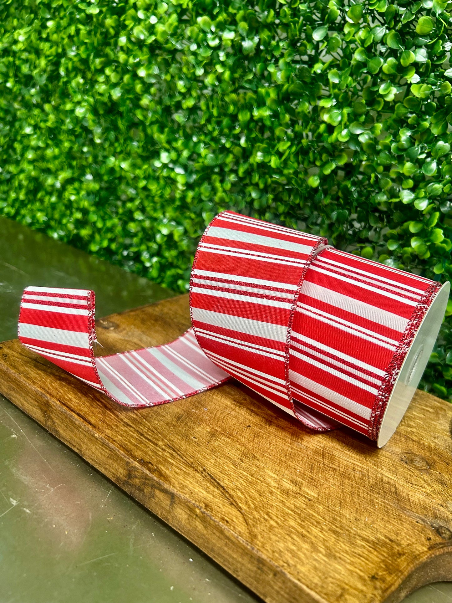2.5 Inch By 10 Yard Red And White Vertical Stripe Ribbon