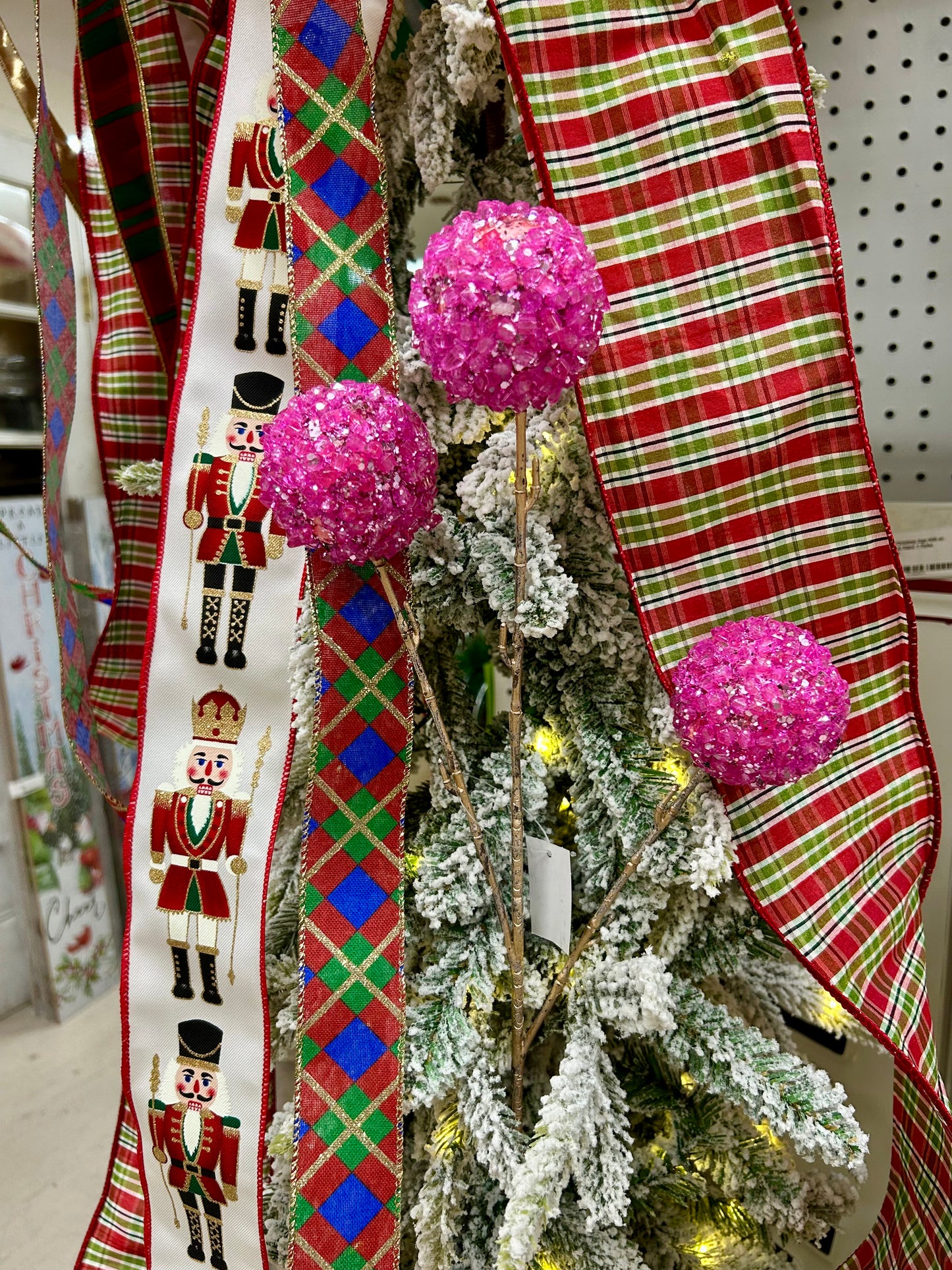 26 Inch Hot Pink Ice Ball Spray