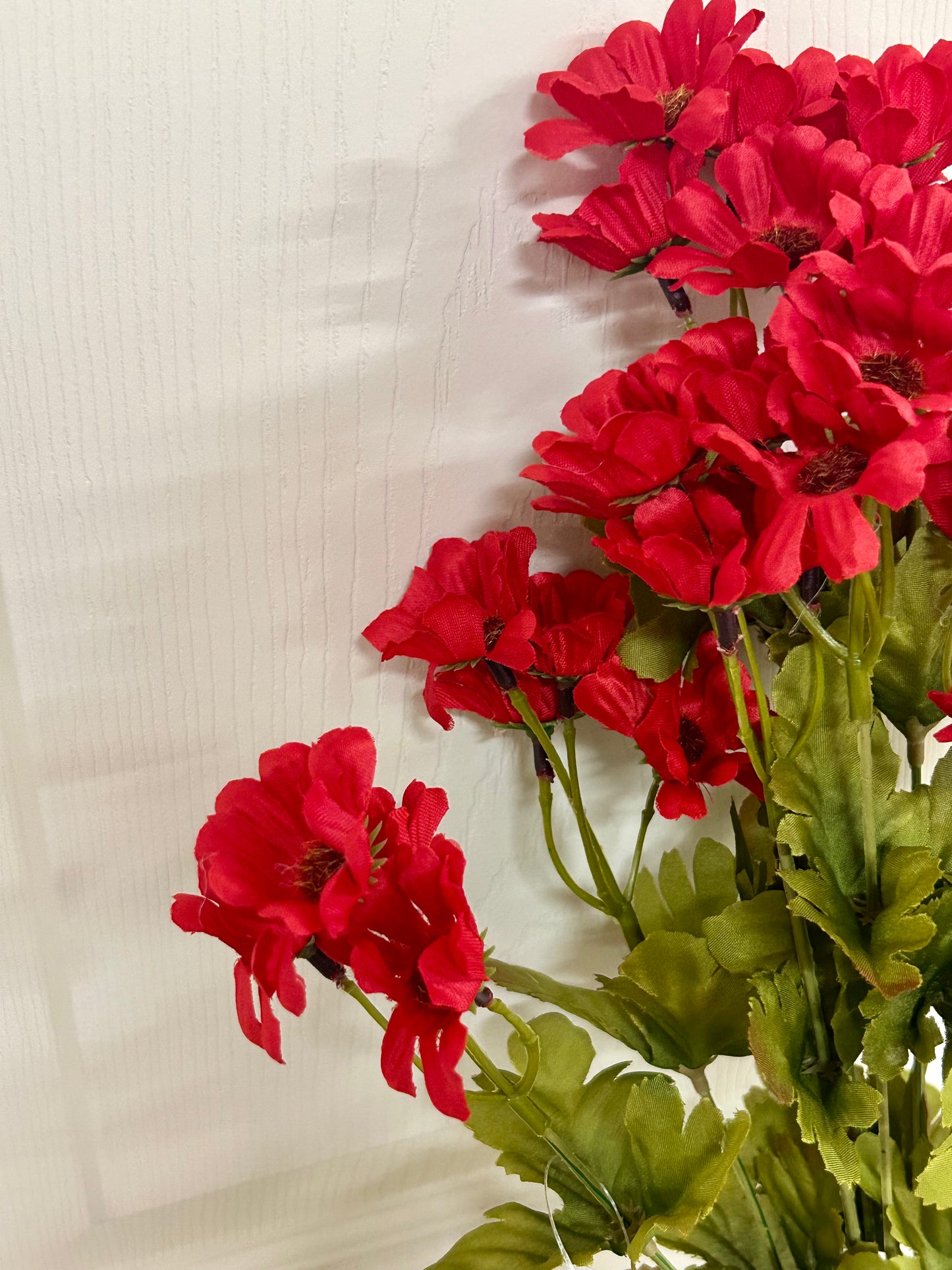 19.5 Inch Red Wild Daisy Bush