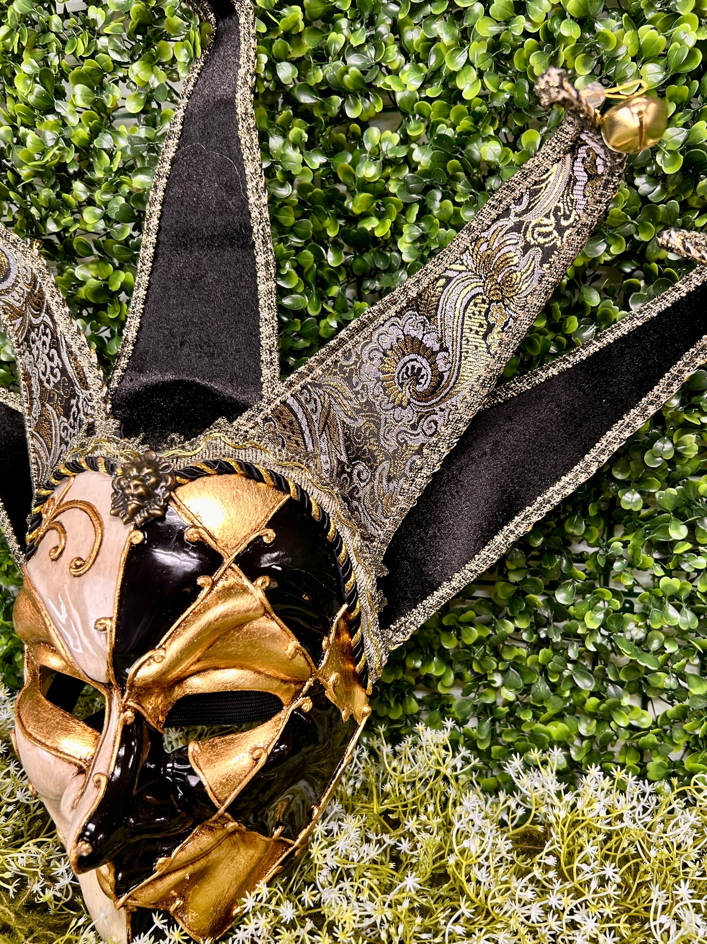 13.25 Inch Black White And Gold Jester Mask