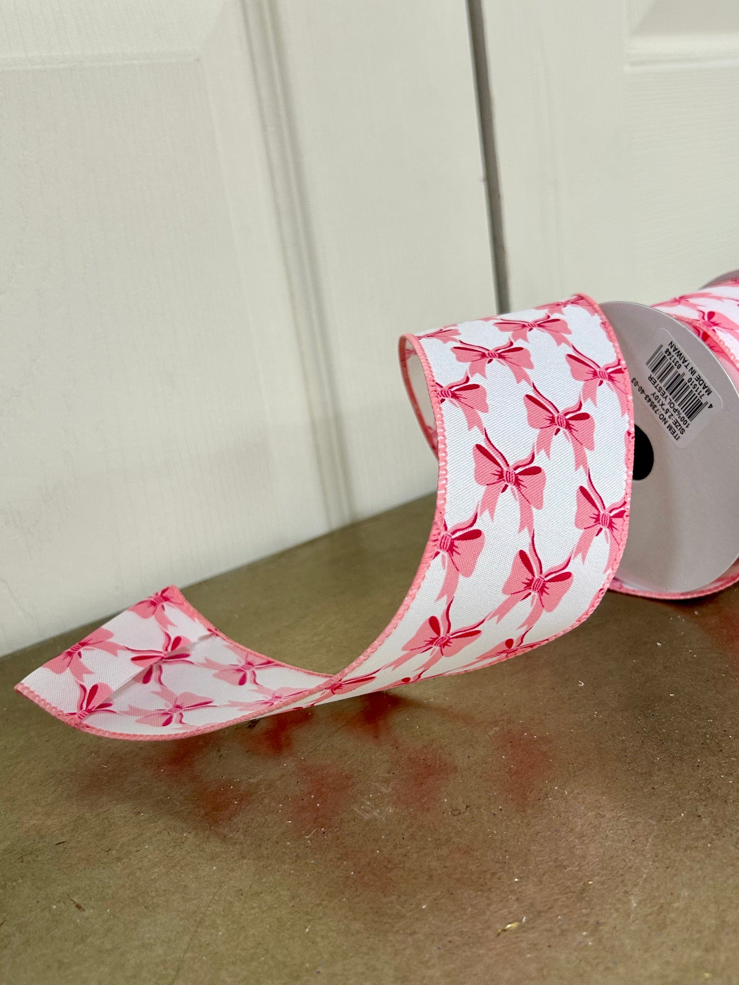 2.5 Inch By 10 Yard Pink Bows On White Background Ribbon