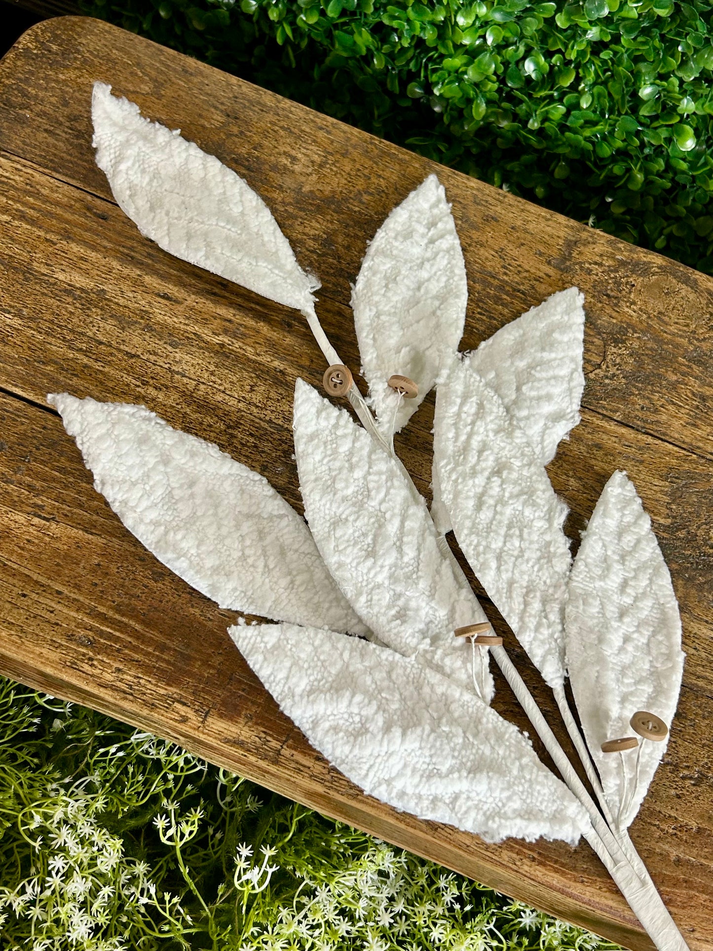 30 Inch Winter Chalet Leaf Spray With Buttons