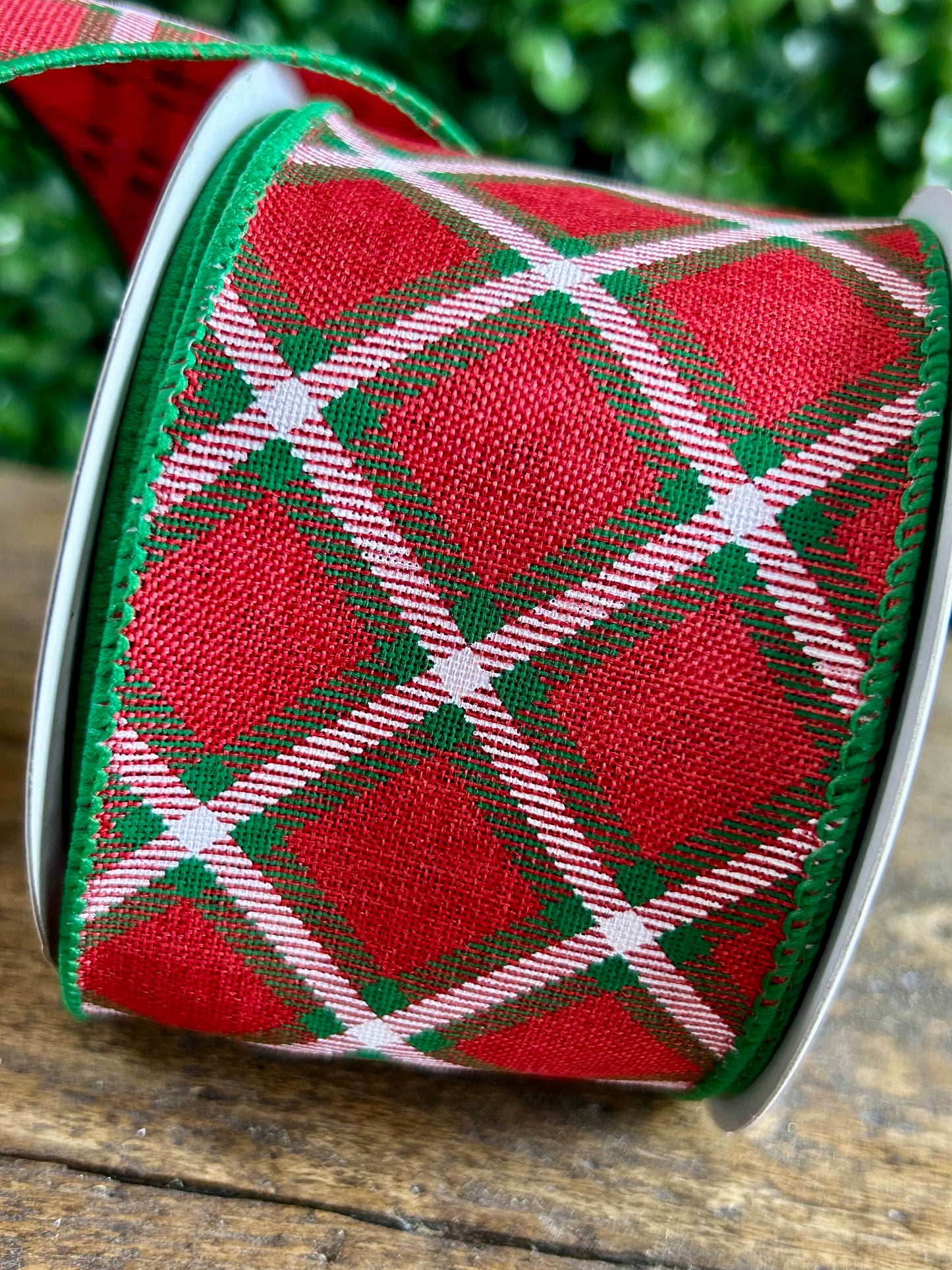 2.5 Inch By 10 Yard Red And Green Lattice Pattern Check Linen Ribbon