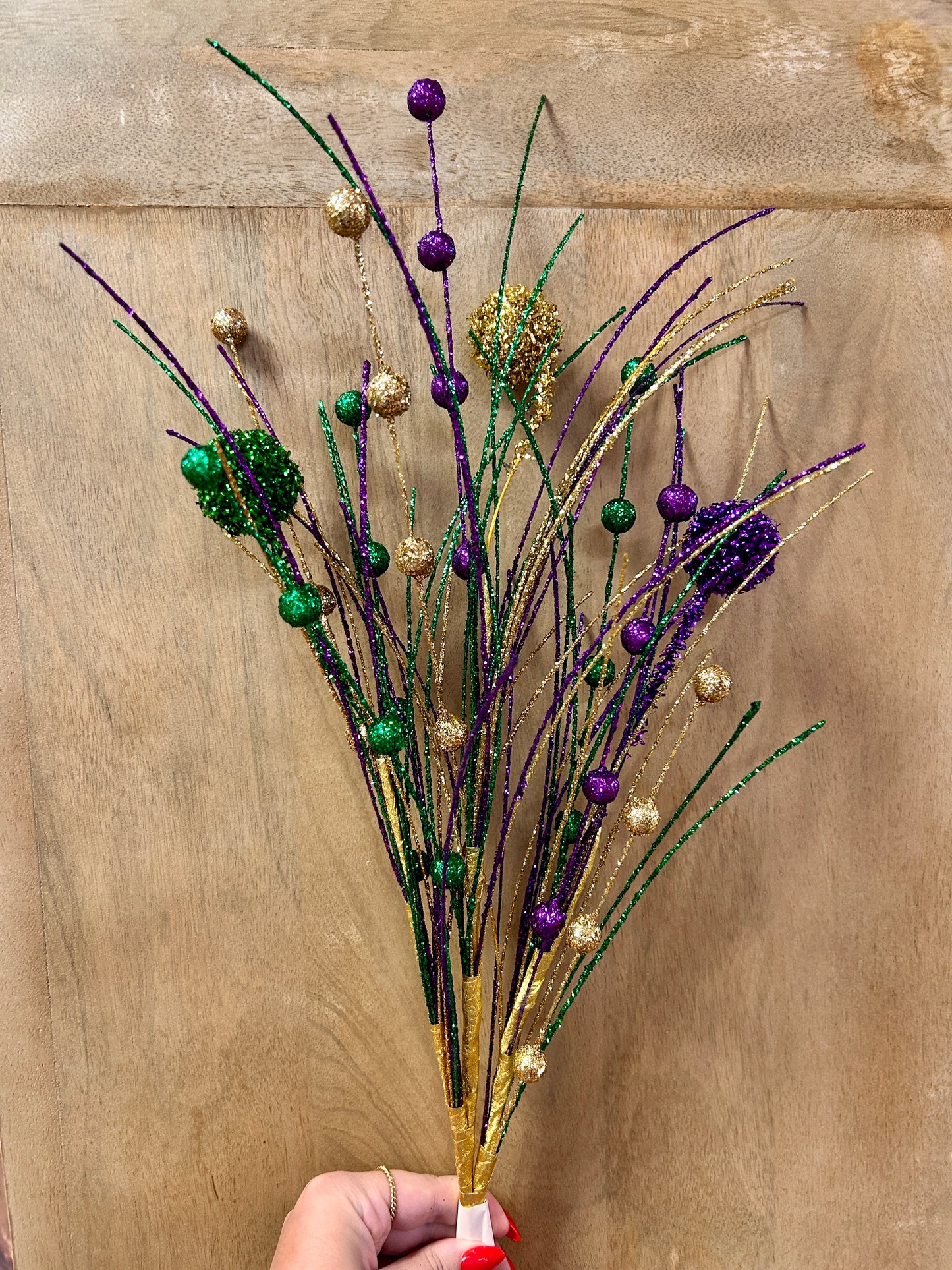 29 Inch Mardi Gras Glitter Ball Fishline Spray