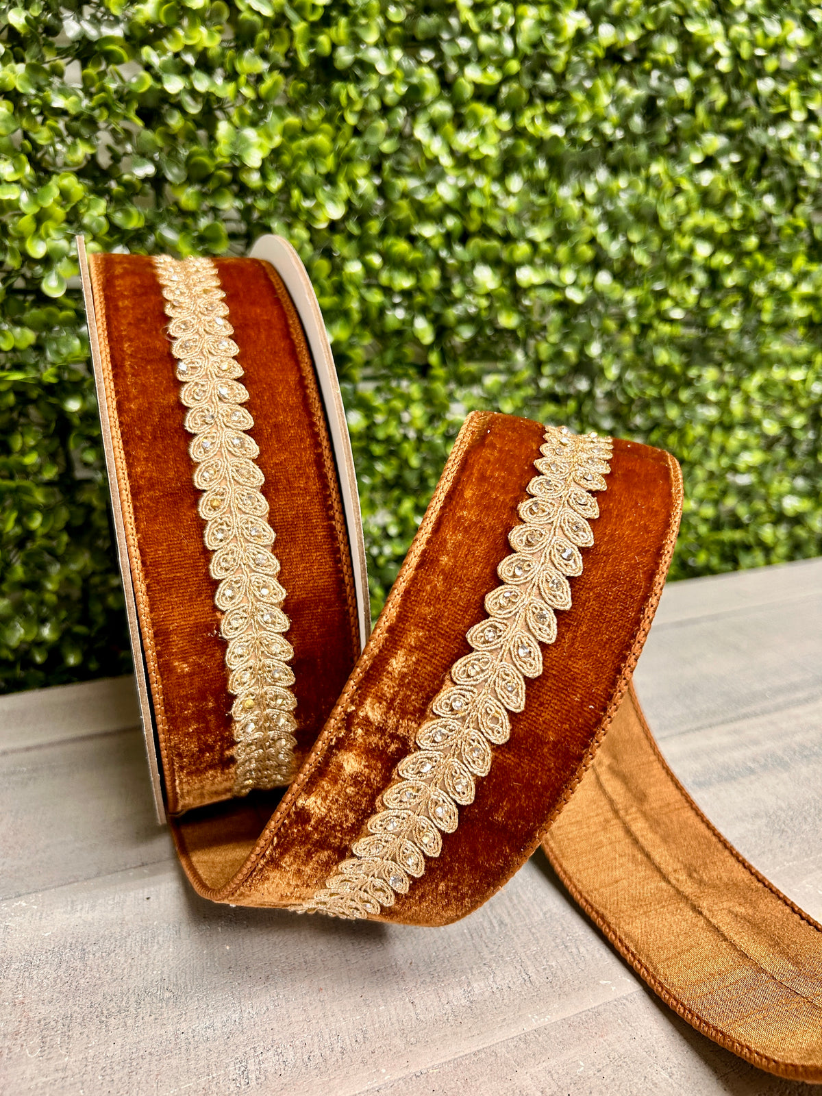 Farrisilk 2.5 Inch By 10 Yard Pecan Velvet With Diamond Garland Ribbon
