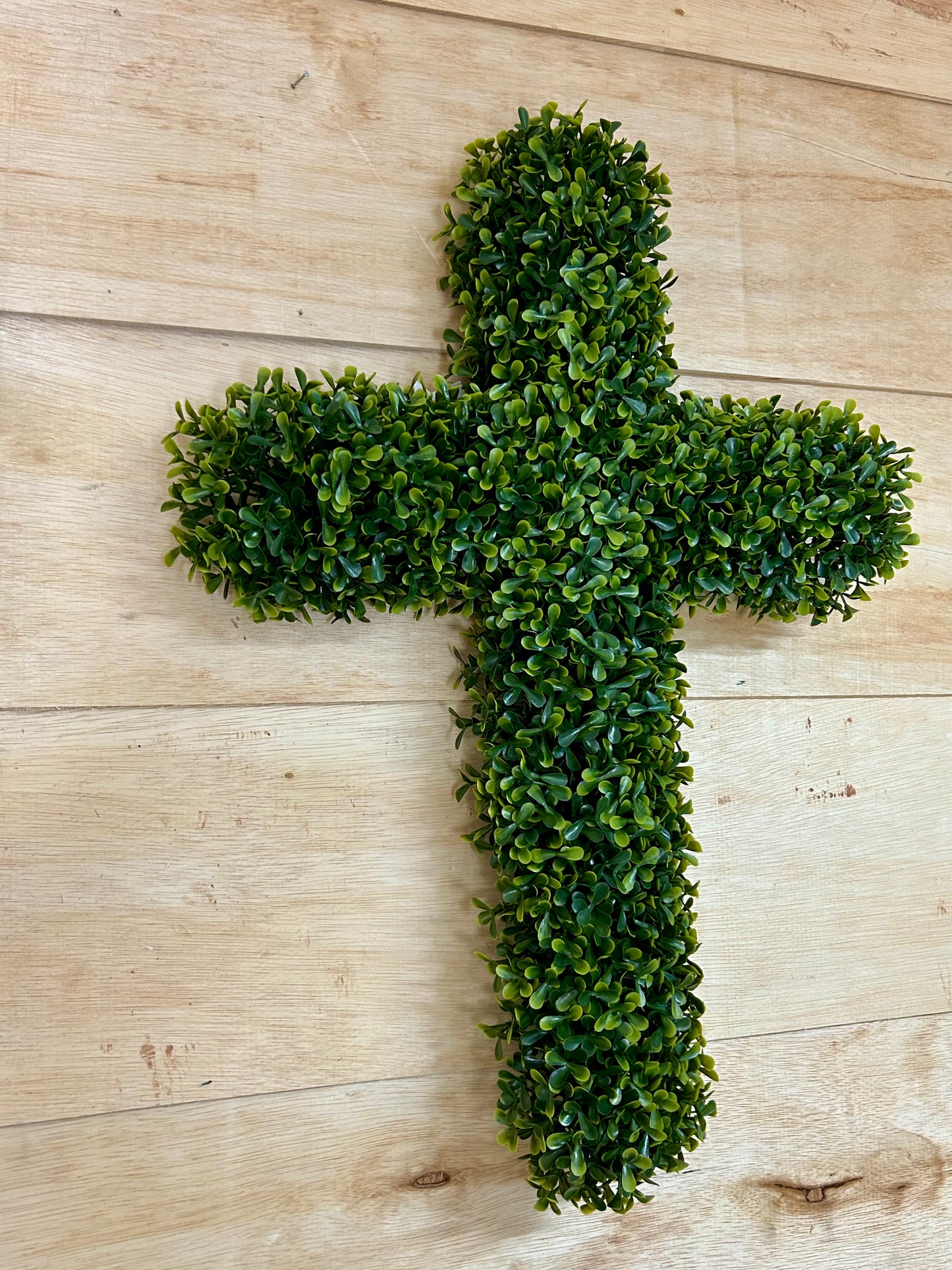 24 Inch Green Cross Boxwood Wreath
