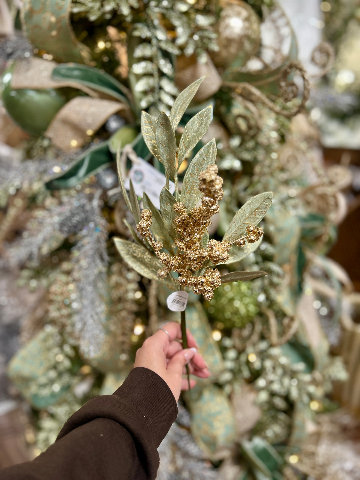 18 Inch Sage Green And Gold Berry Bay Leaf Pick