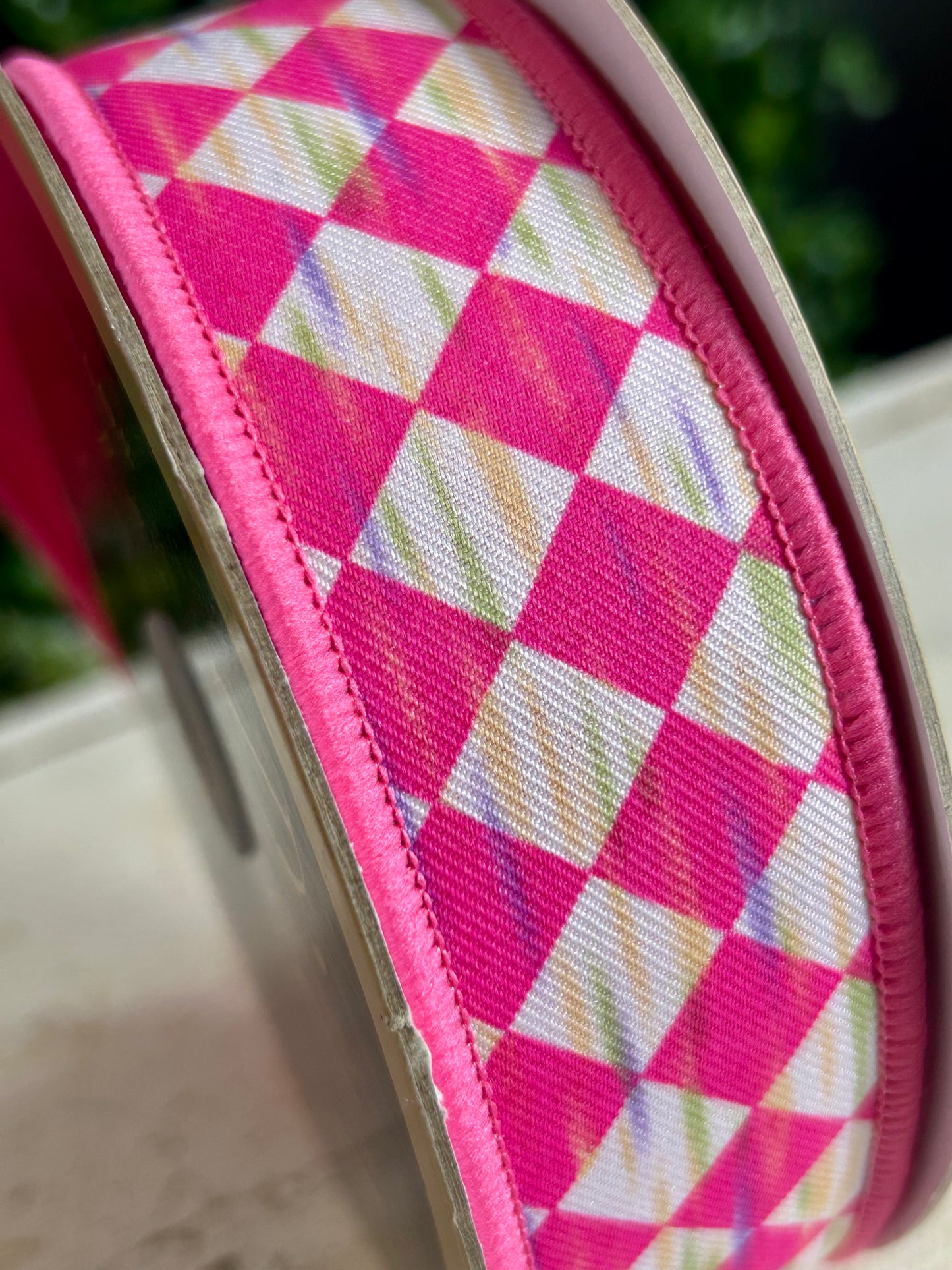 1.5 Inch By 10 Yard Hot Pink And White Antique Diamond Fused Ribbon