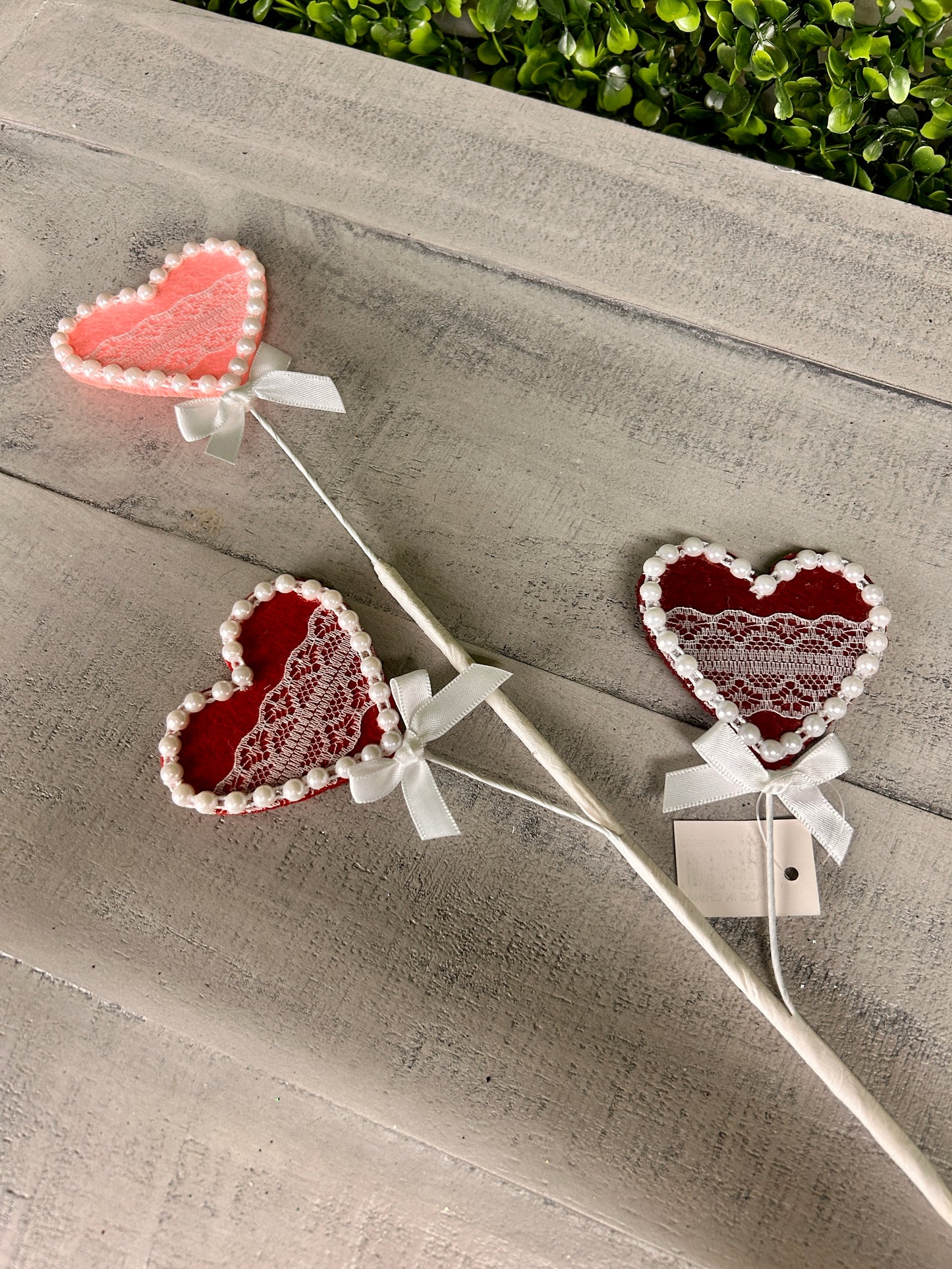 23 Inch Lace Pearl And Felt Heart Spray