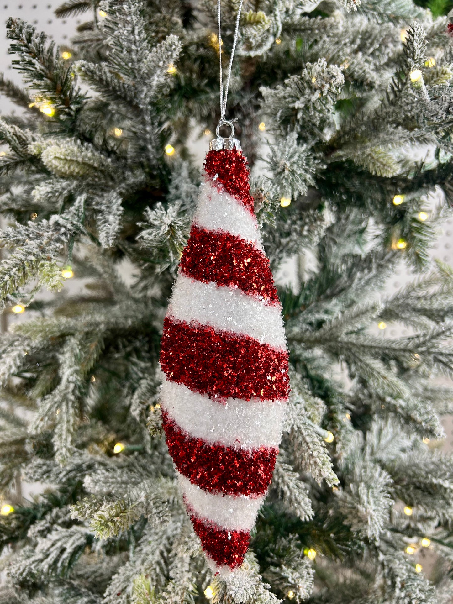 7.75-9 Inch Zigzag Red And White Glitter Ornaments Two Styles