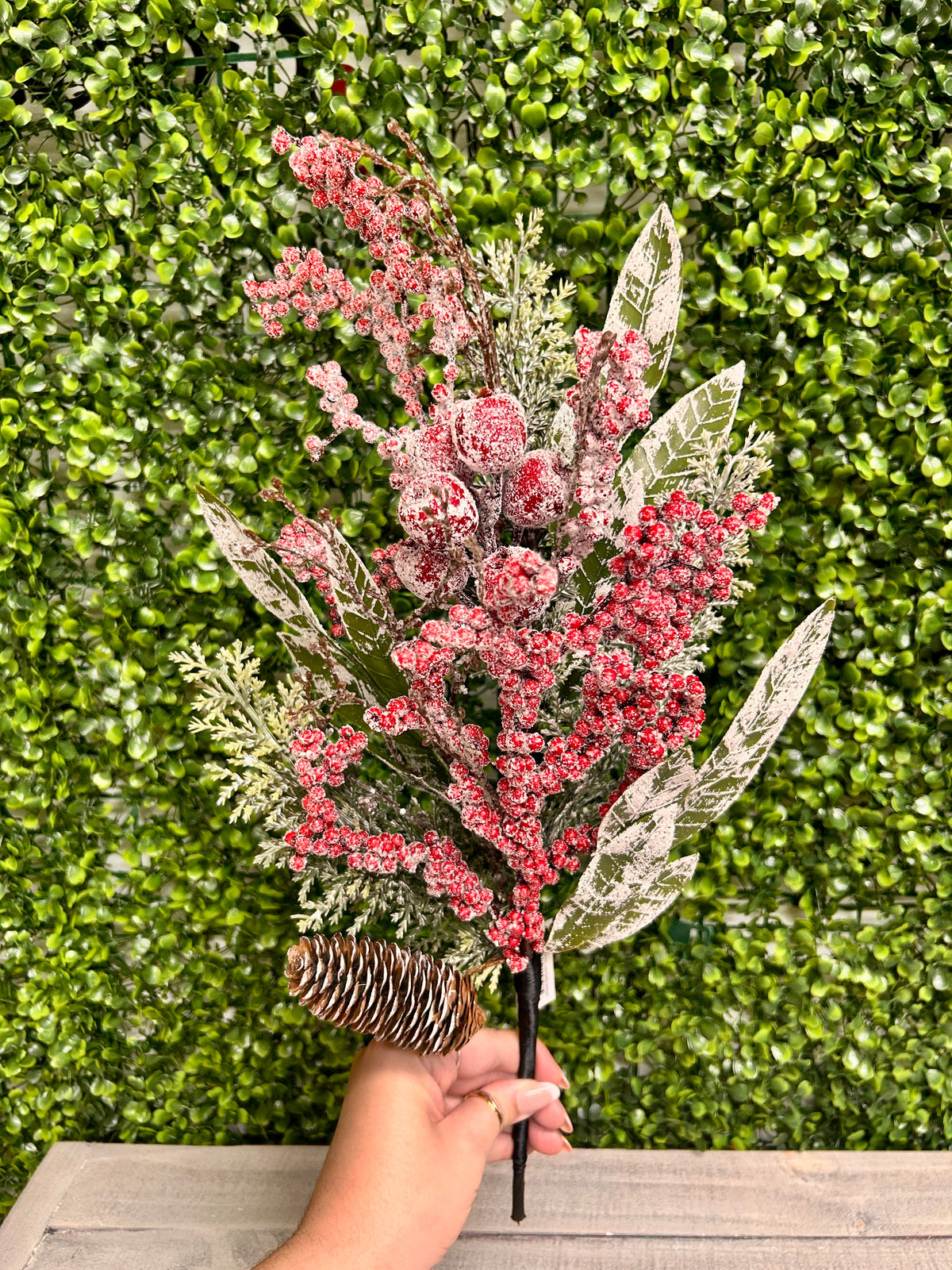 18 Inch Red Snow Ice Berry Cedar Pick