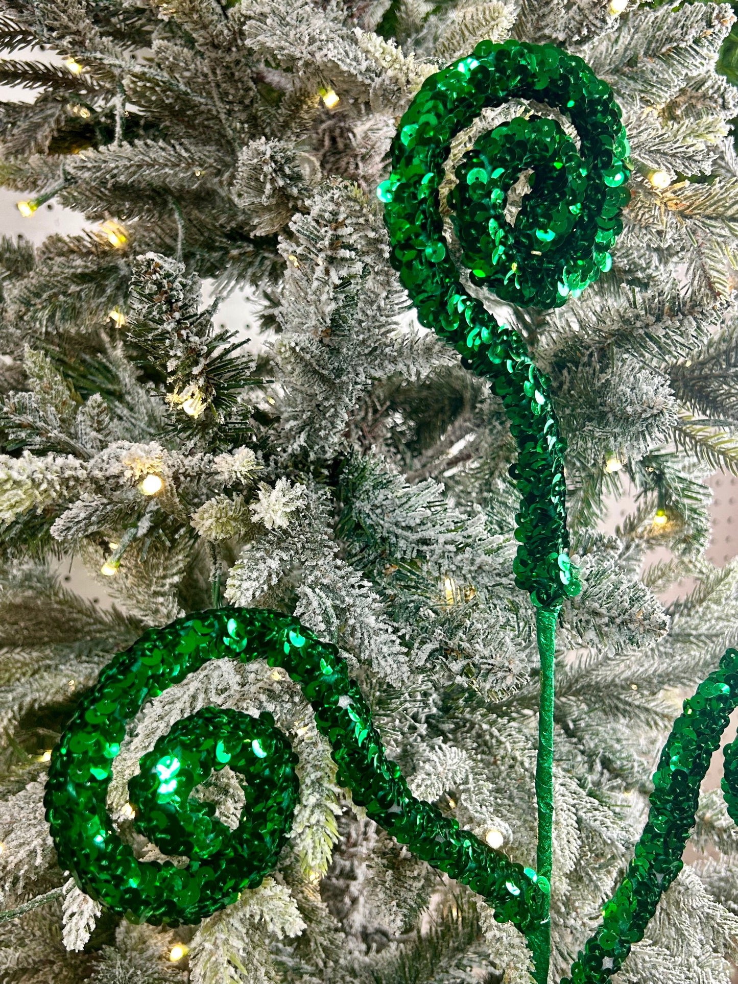 27 Inch Emerald Green Sequin Coil Spray