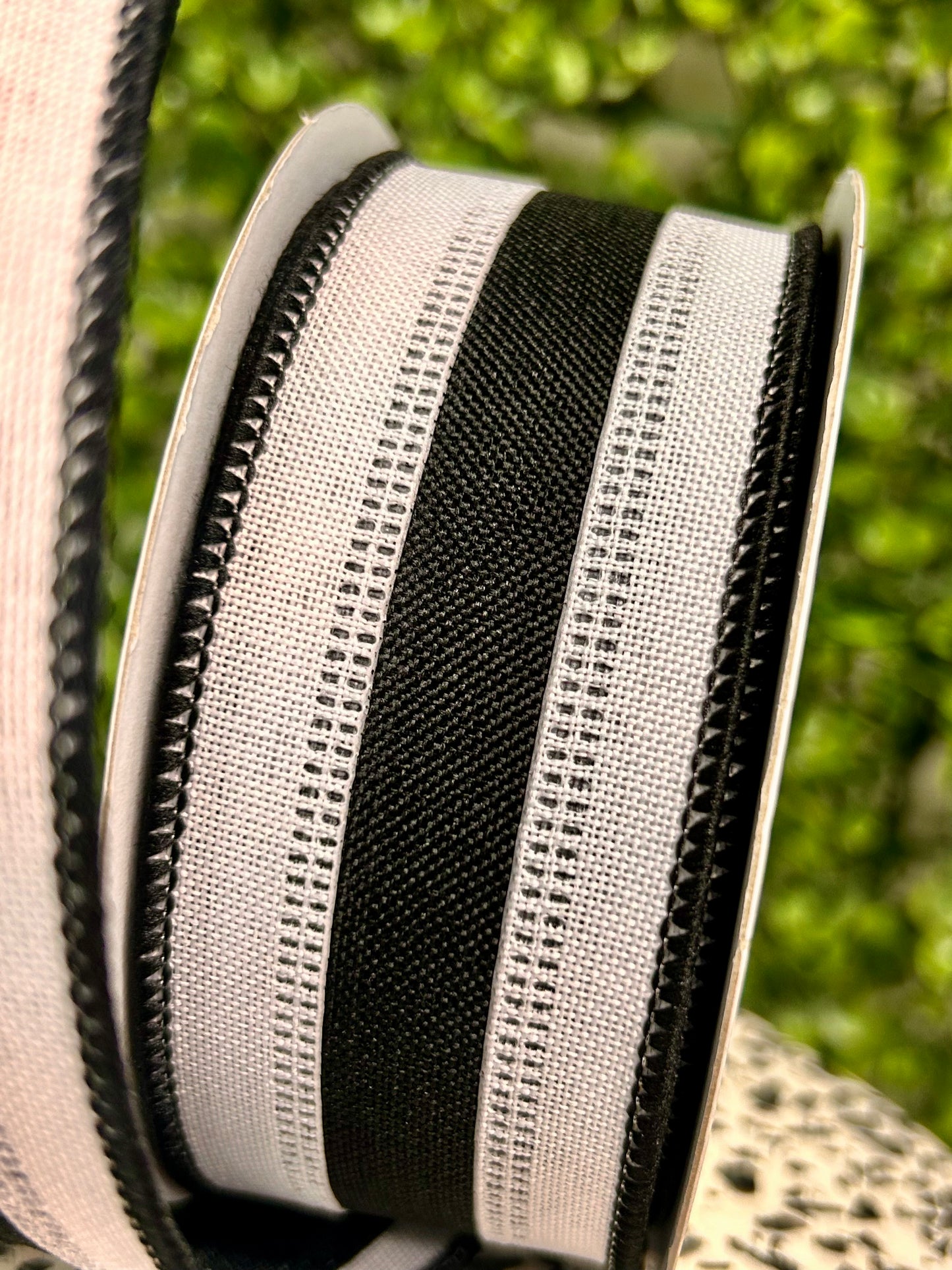 1.5 Inch By 10 Yard Black And White Royal Burlap Ribbon
