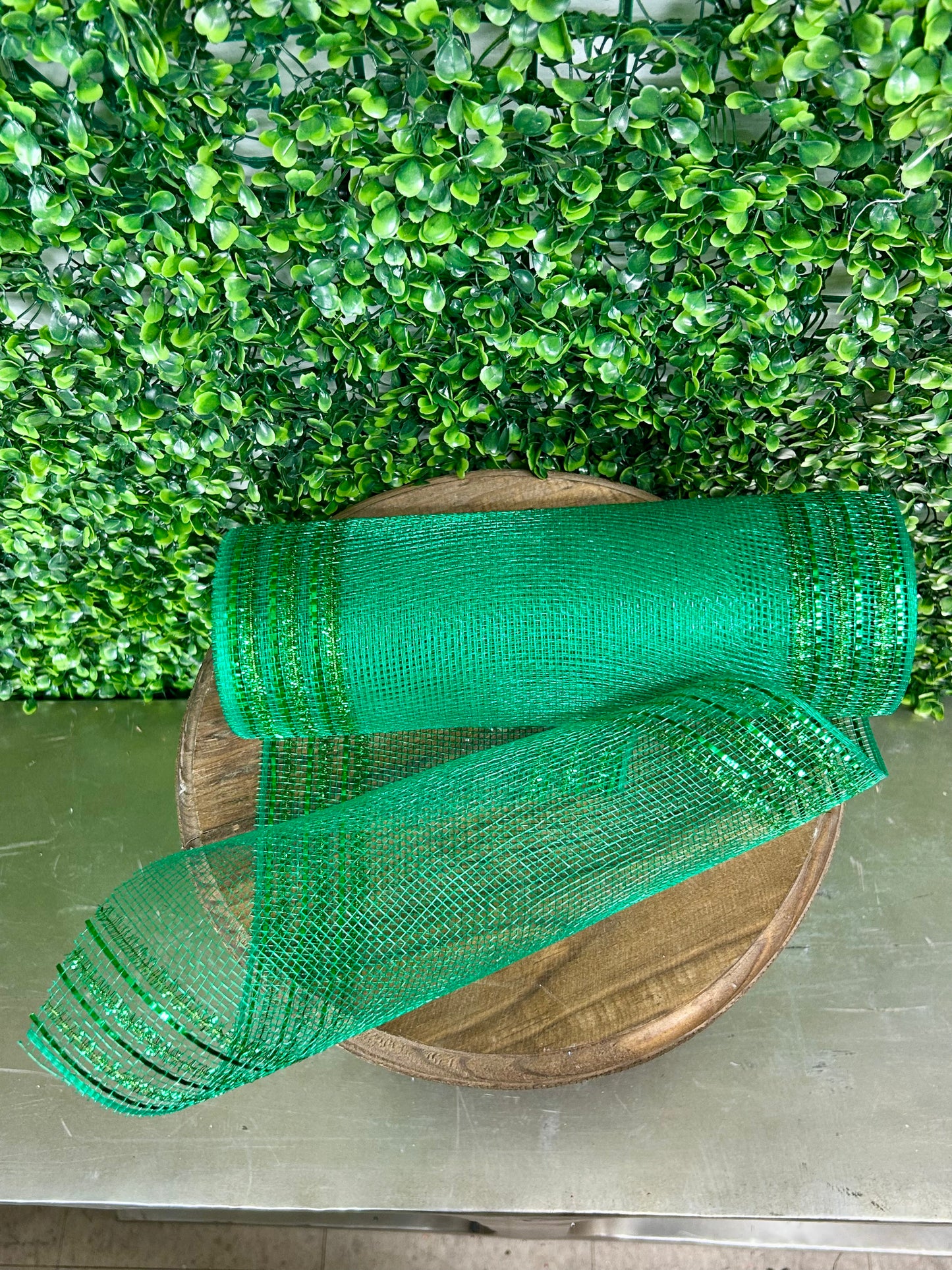 10.25 Inch By 10 Yard Emerald Green Tinsel And Foil Wide Border Mesh