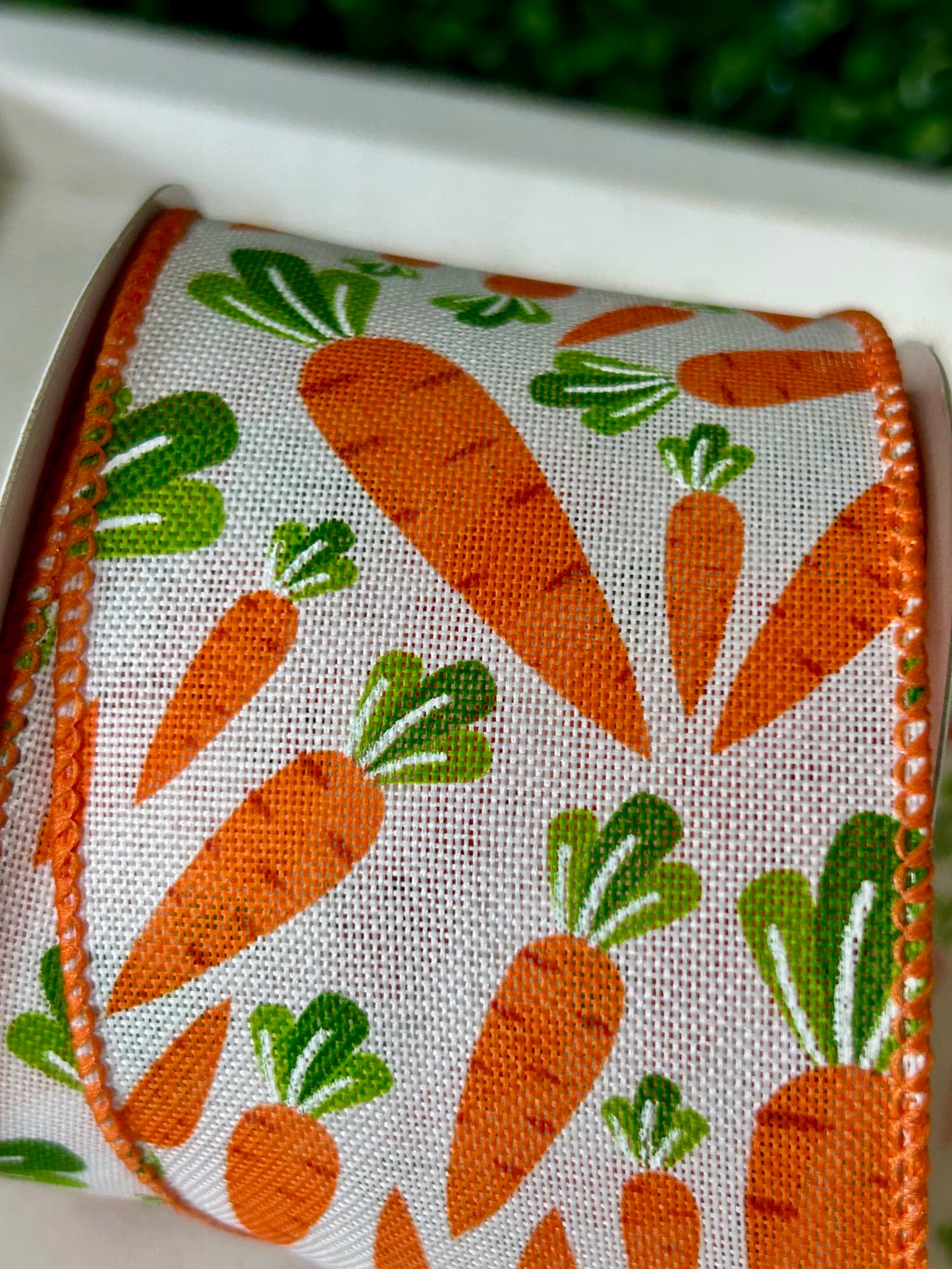 2.5 Inch By 10 Yard Ivory Linen With Carrots Ribbon