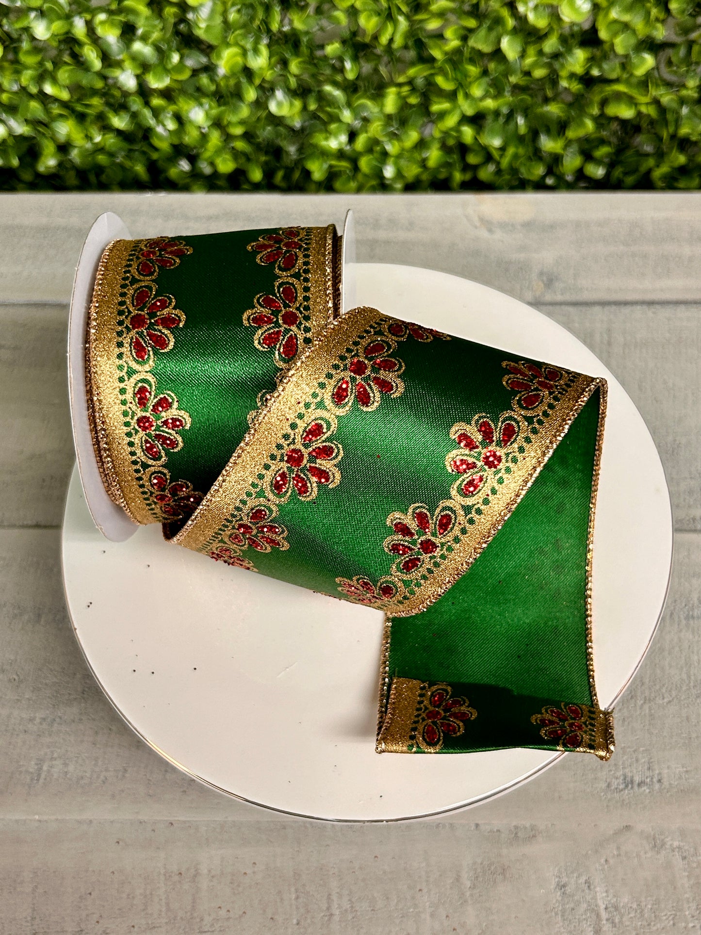 2.5 Inch By 10 Yard Red And Gold Scallop Trim On Emerald Ribbon