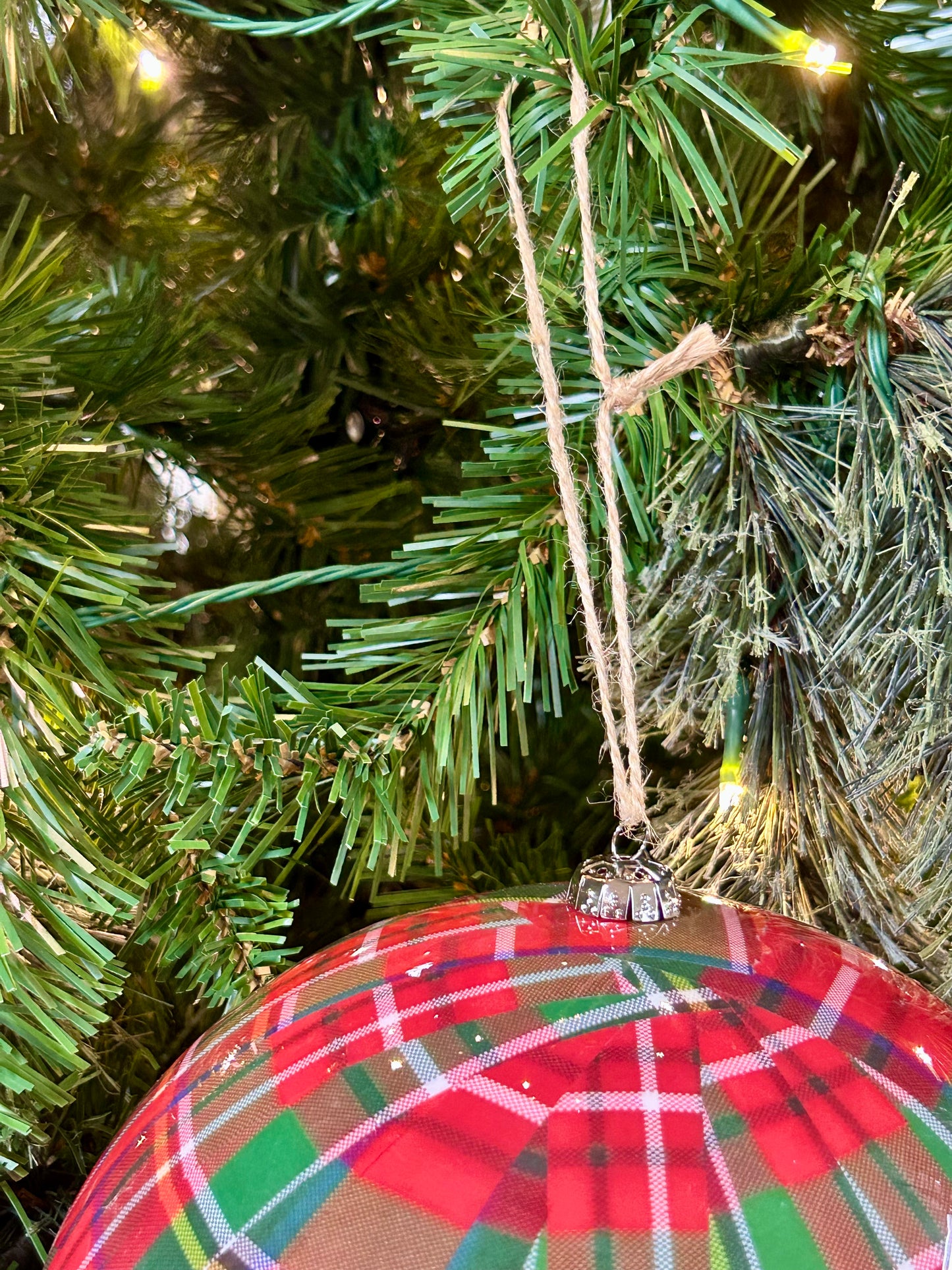 6 Inch Plaid Plastic Ball Ornament