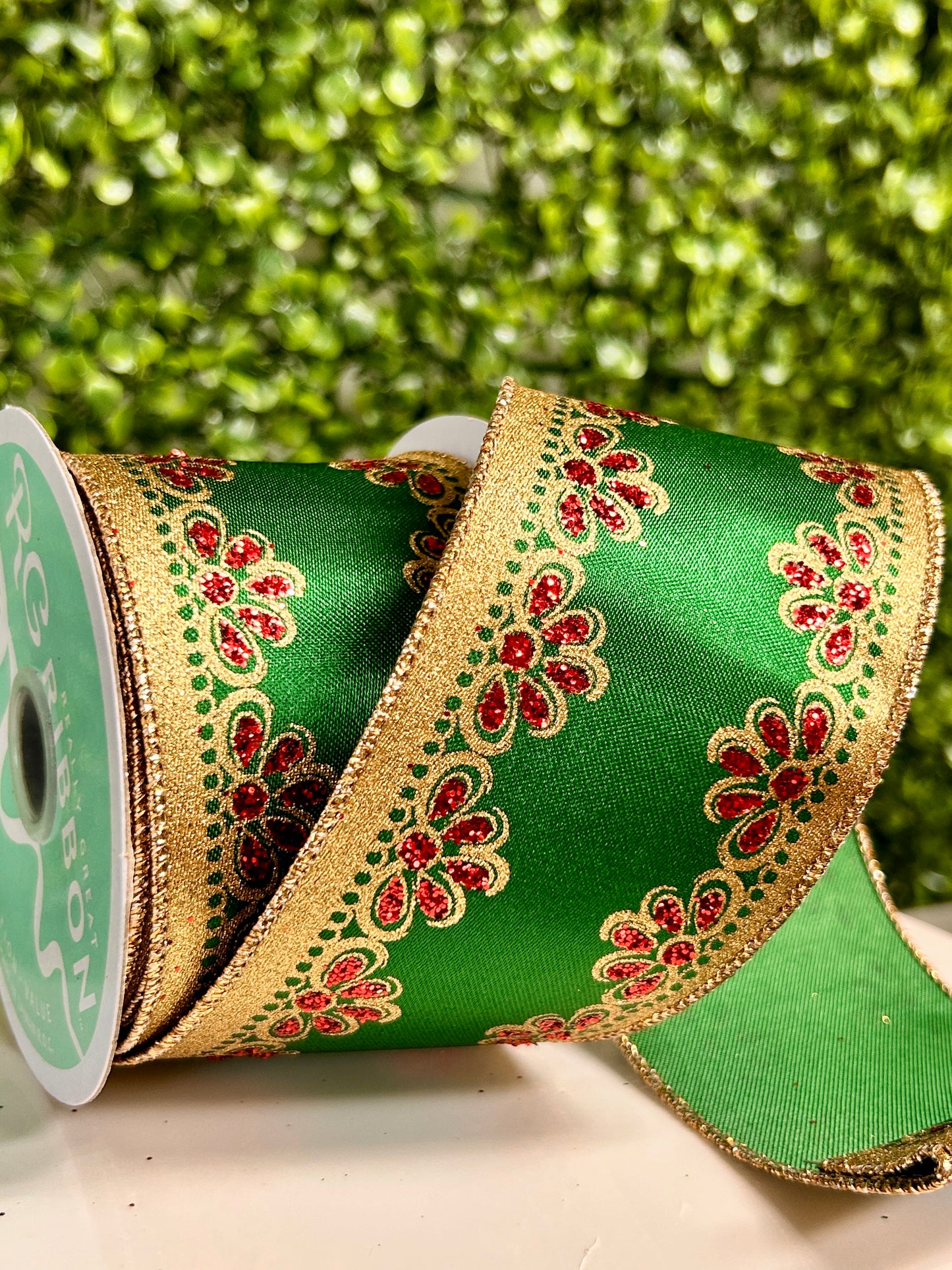 2.5 Inch By 10 Yard Red And Gold Scallop Trim On Emerald Ribbon