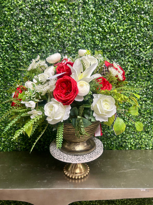 Floral Table Arrangement By Ashley With 3 Little Greenwoods
