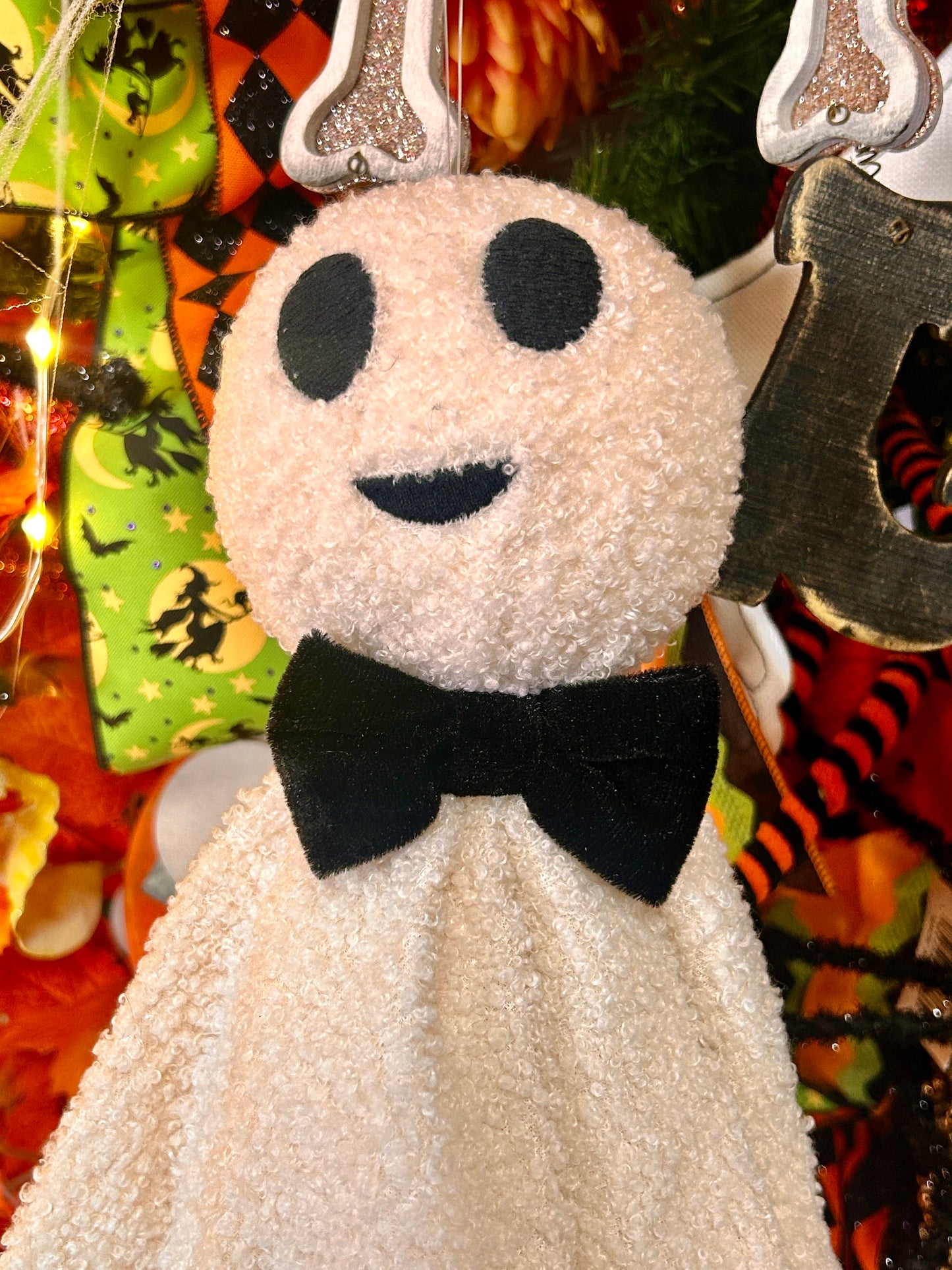 12.5 Inch Hanging Black And White Ghost