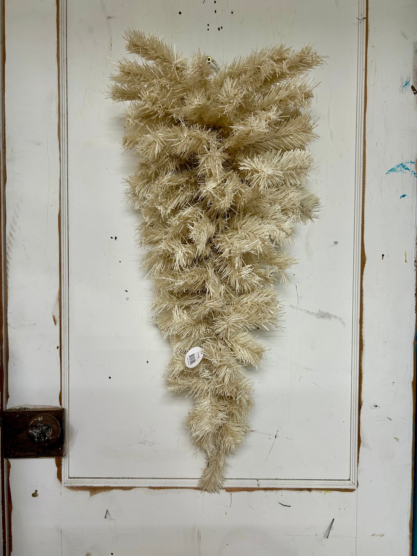 30 Inch Ivory Pine Teardrop