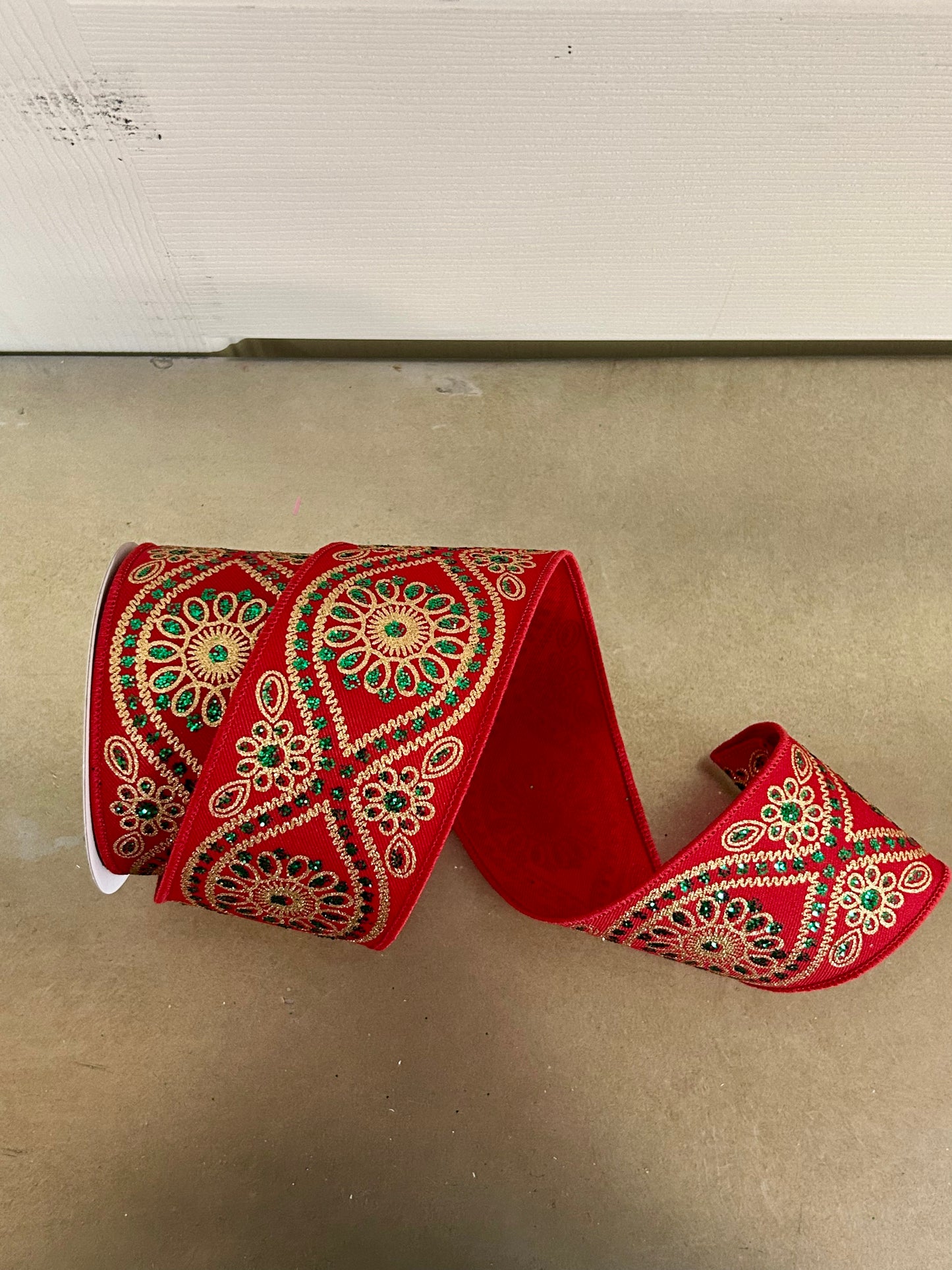 2.5 Inch By 10 Yard Red Emerald And Gold Deluxe Wavy Foral Ribbon