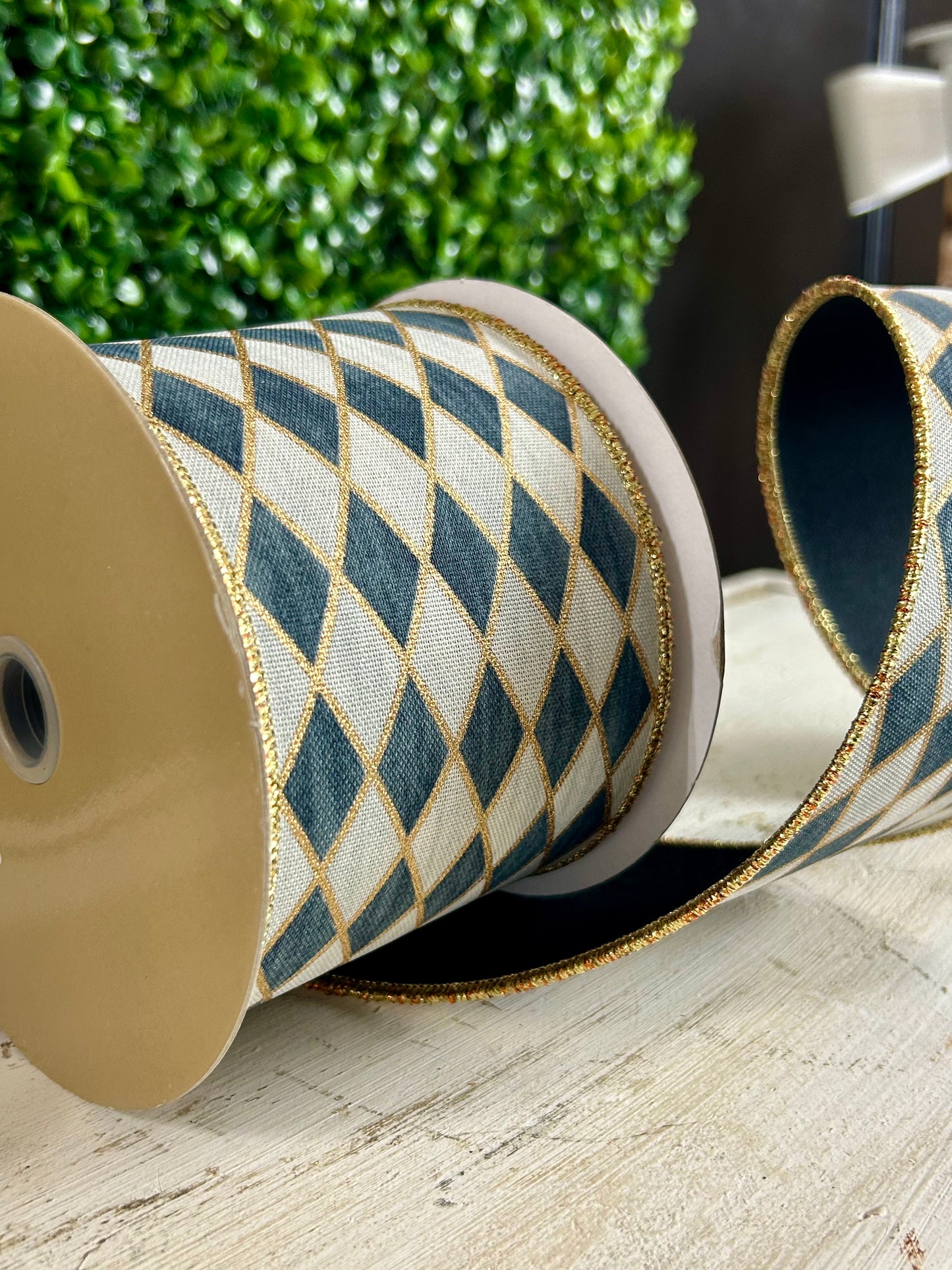 4 Inch By 10 Yard Cream Gold Grey And Black Antique Harlequin Fused Ribbon