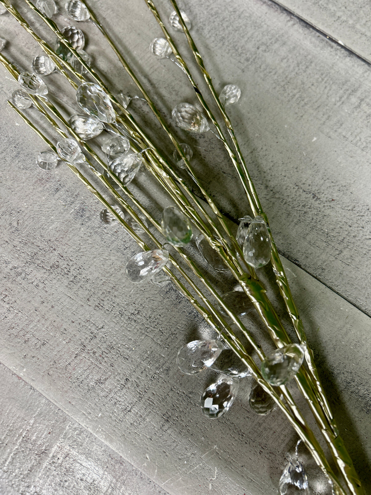 34 Inch Clear Acrylic Diamond Spray