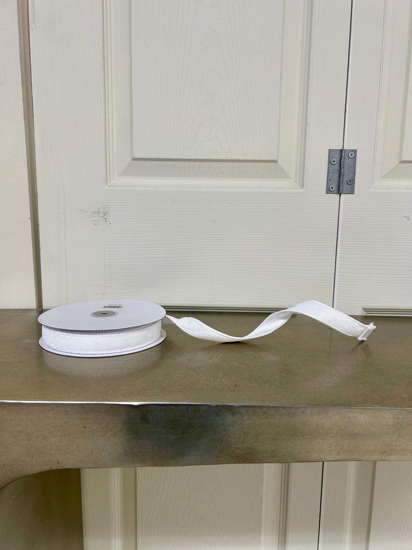 7/8 Inch By 10 Yard White Deluxe Velvet With Satin Backing Ribbon