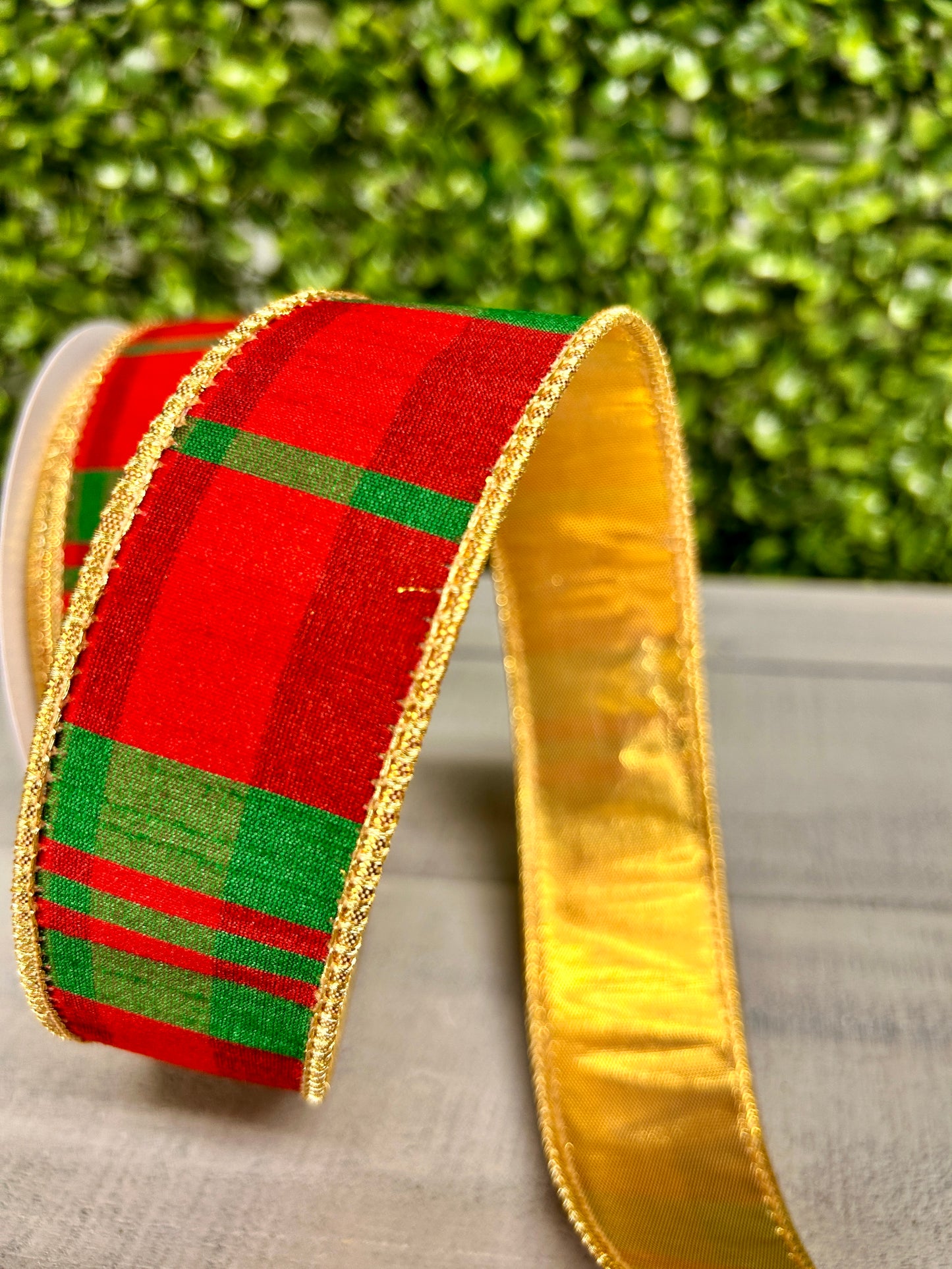1.5 Inch By 10 Yard Modern Red And Green Christmas Plaid With Gold Back Ribbon