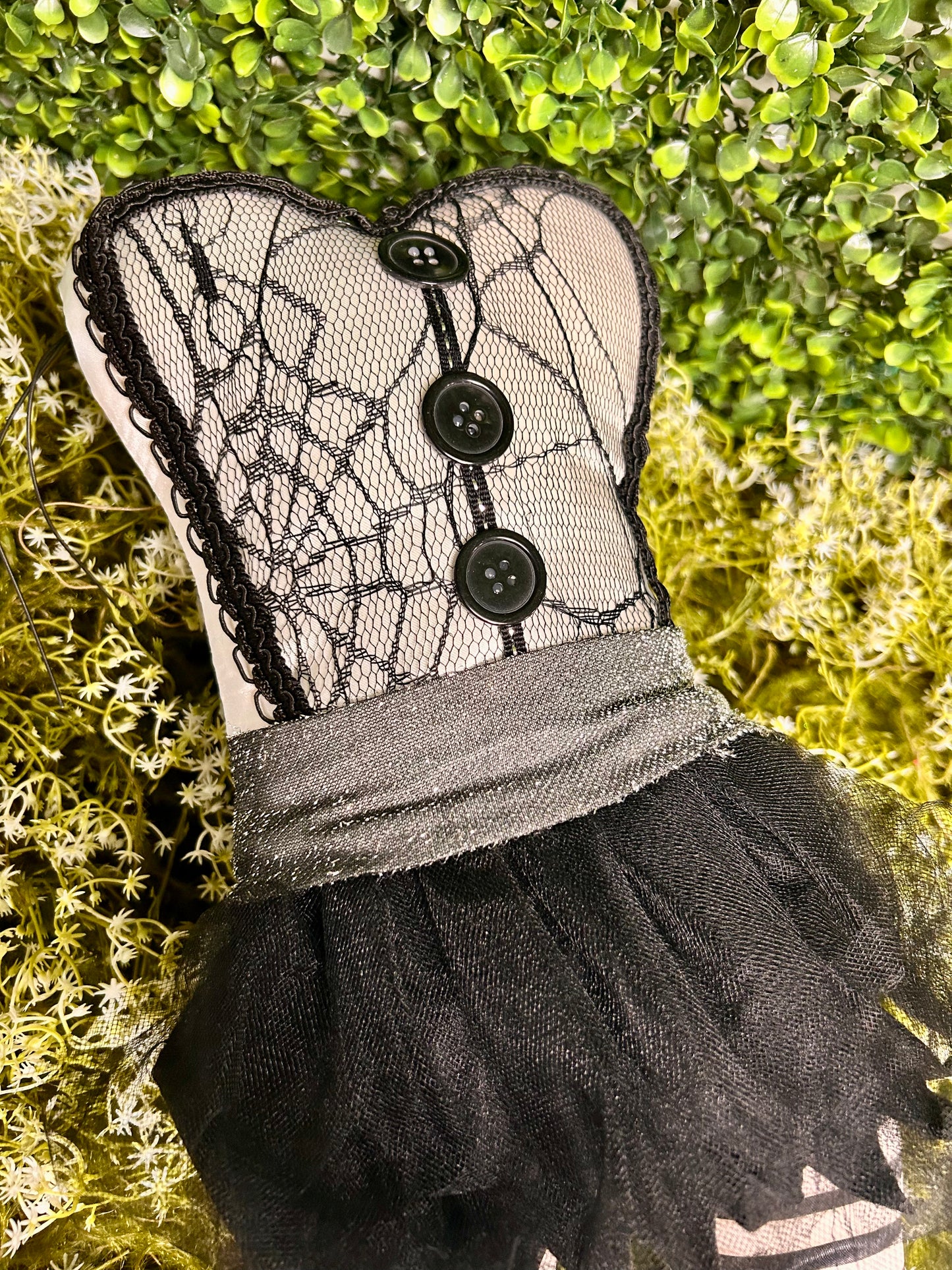 22 Inch Black And White Bride Of Frankenstein Body Decor Kit