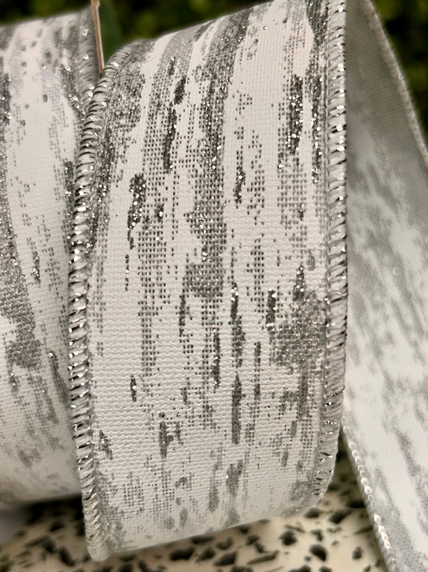1.5 Inch By 10 Yard White And Silver Glitter Metallic Streaks Ribbon