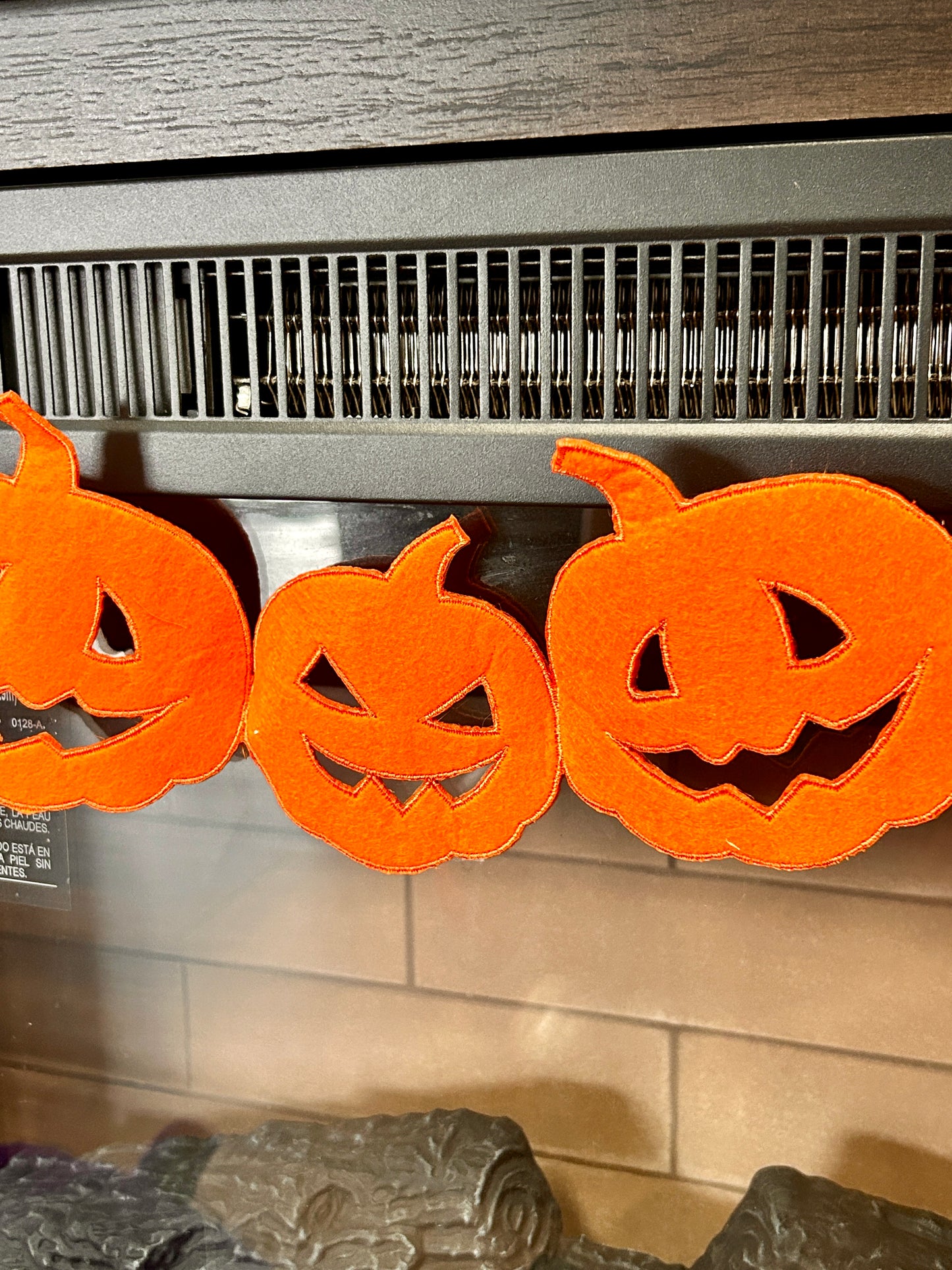 4 Inch By 5 Yards Orange Jack-O-Lantern Felt Embroidered Garland