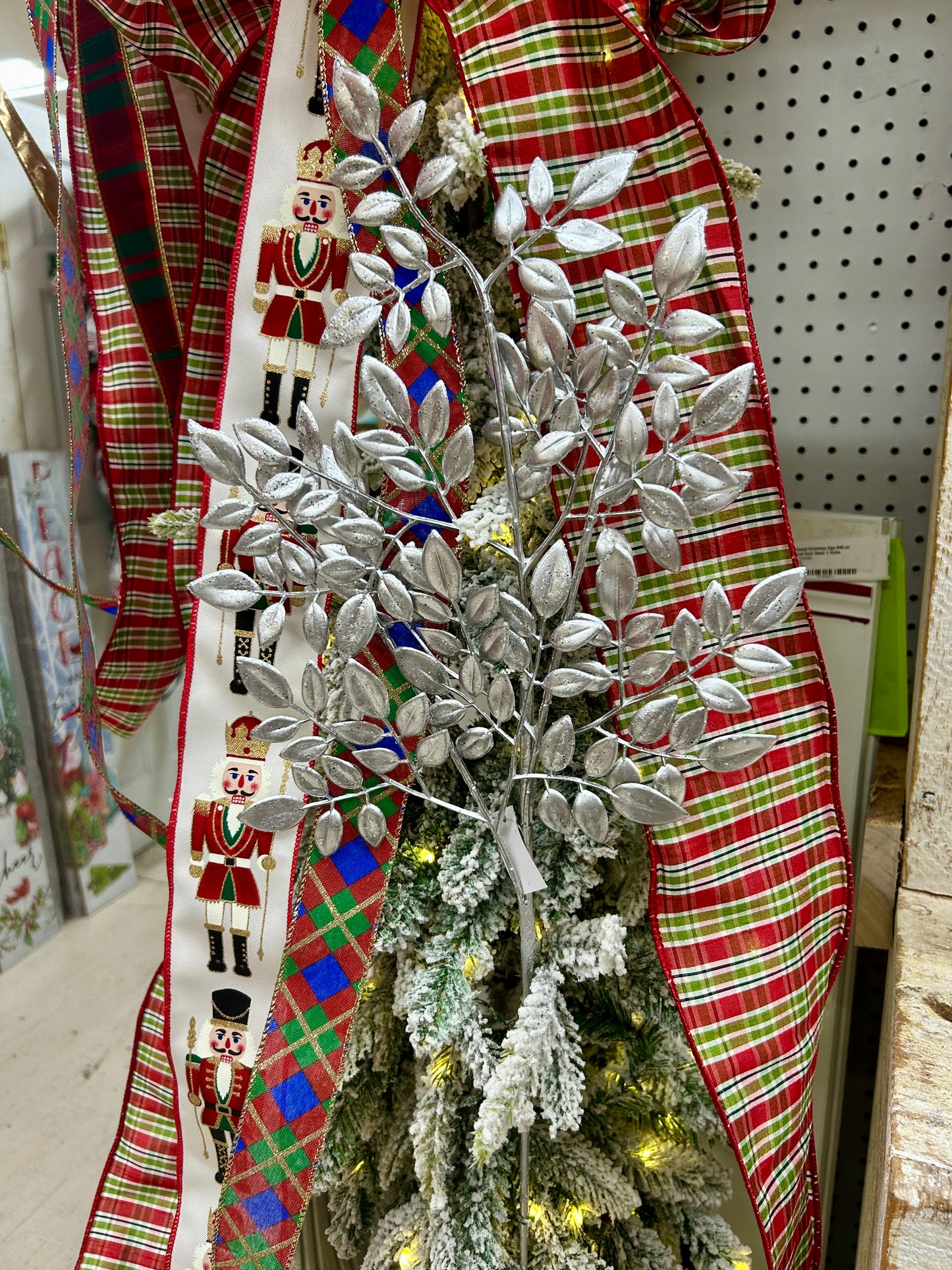 24 Inch Silver Mini Leaf Spray