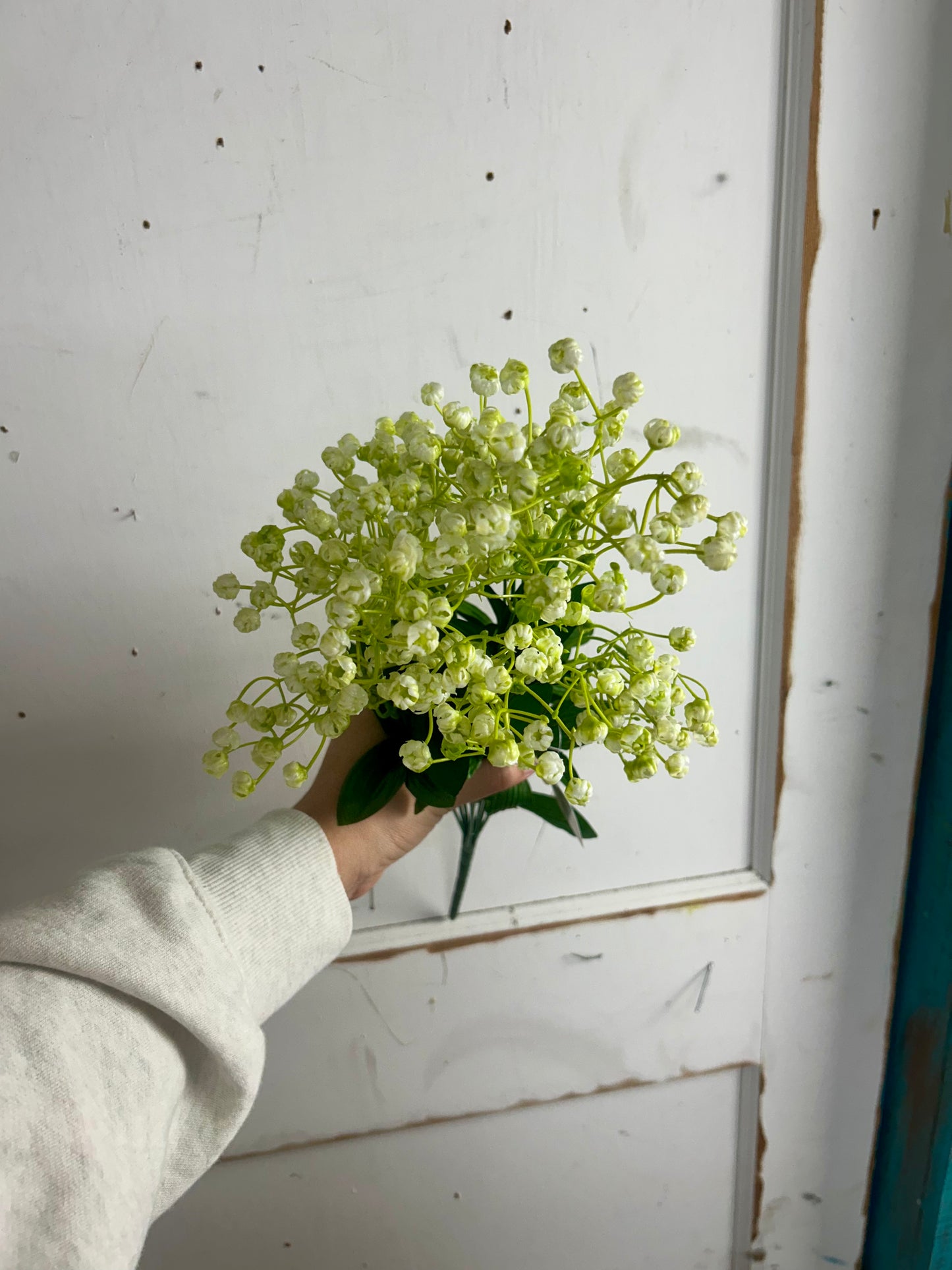 20 Inch Cream And Green Gypso Bush