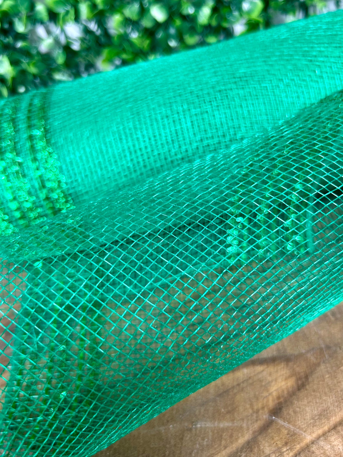 10.25 Inch By 10 Yard Emerald Green Tinsel And Foil Wide Border Mesh