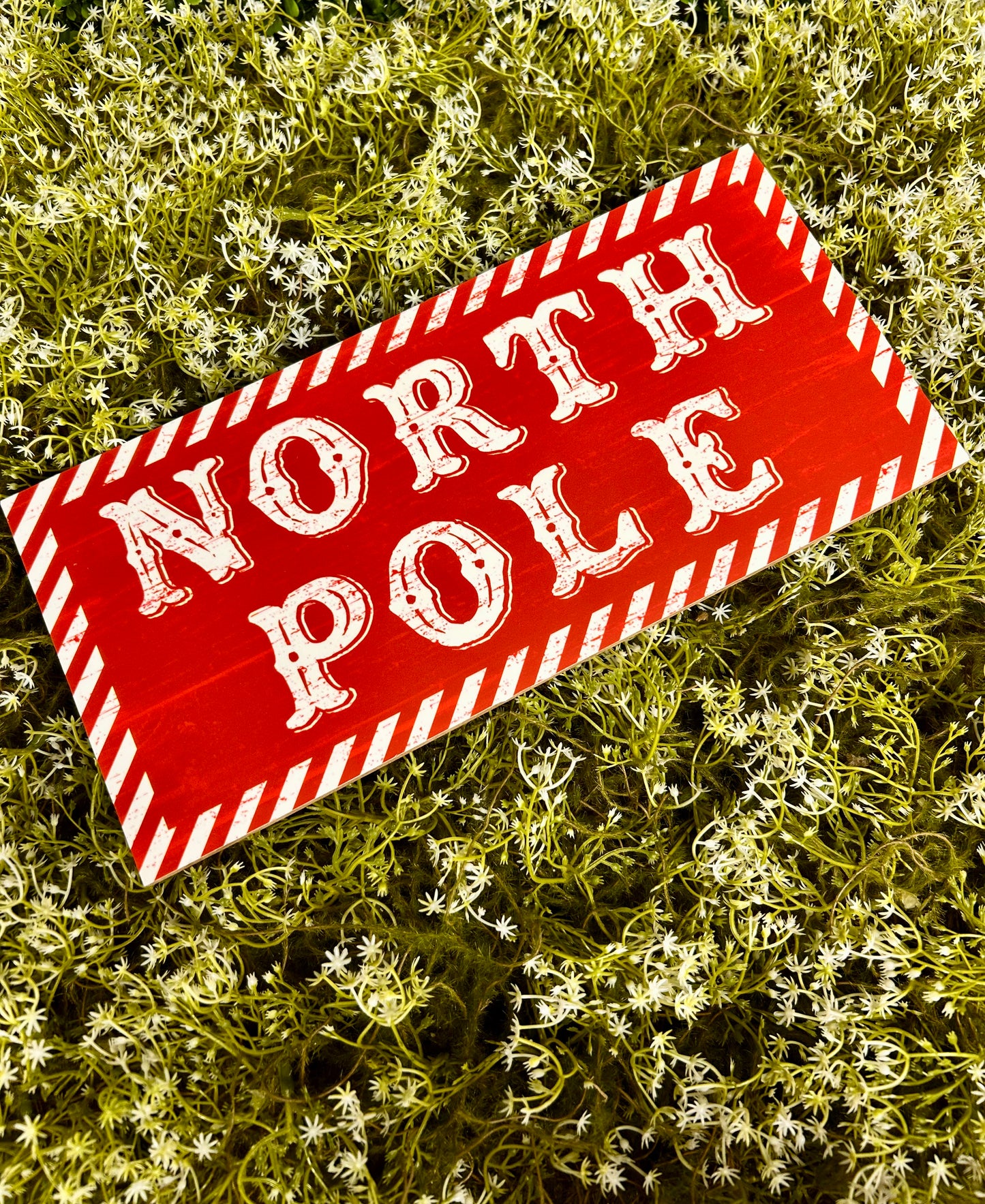 12.5 Inch Red And White North Pole Sign