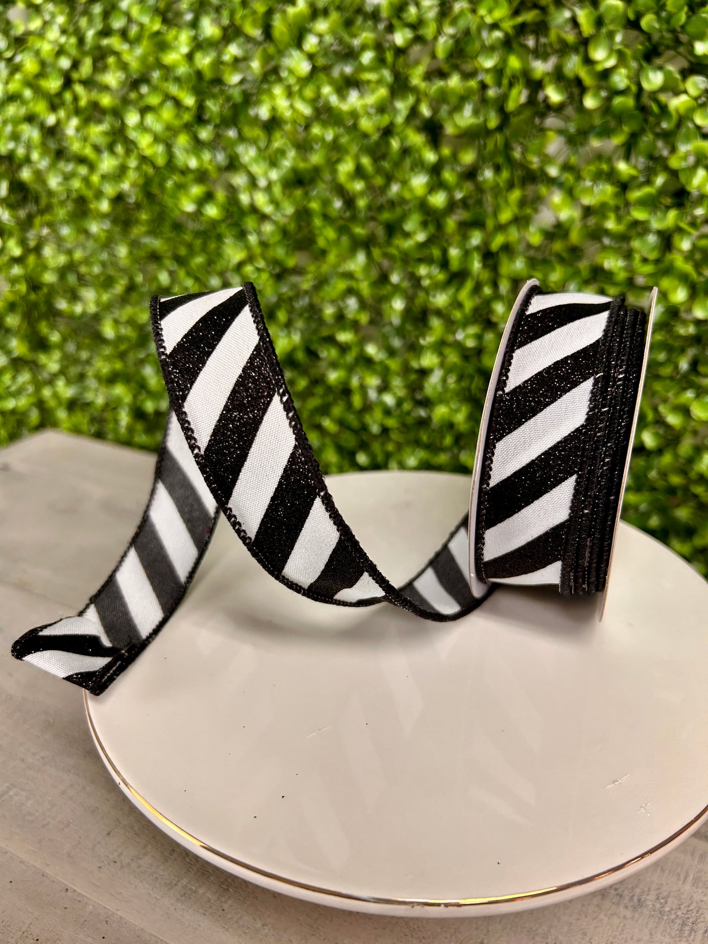 7/8 Inch By 10 Yard White And Black Diagonal Glitter Stripe Ribbon